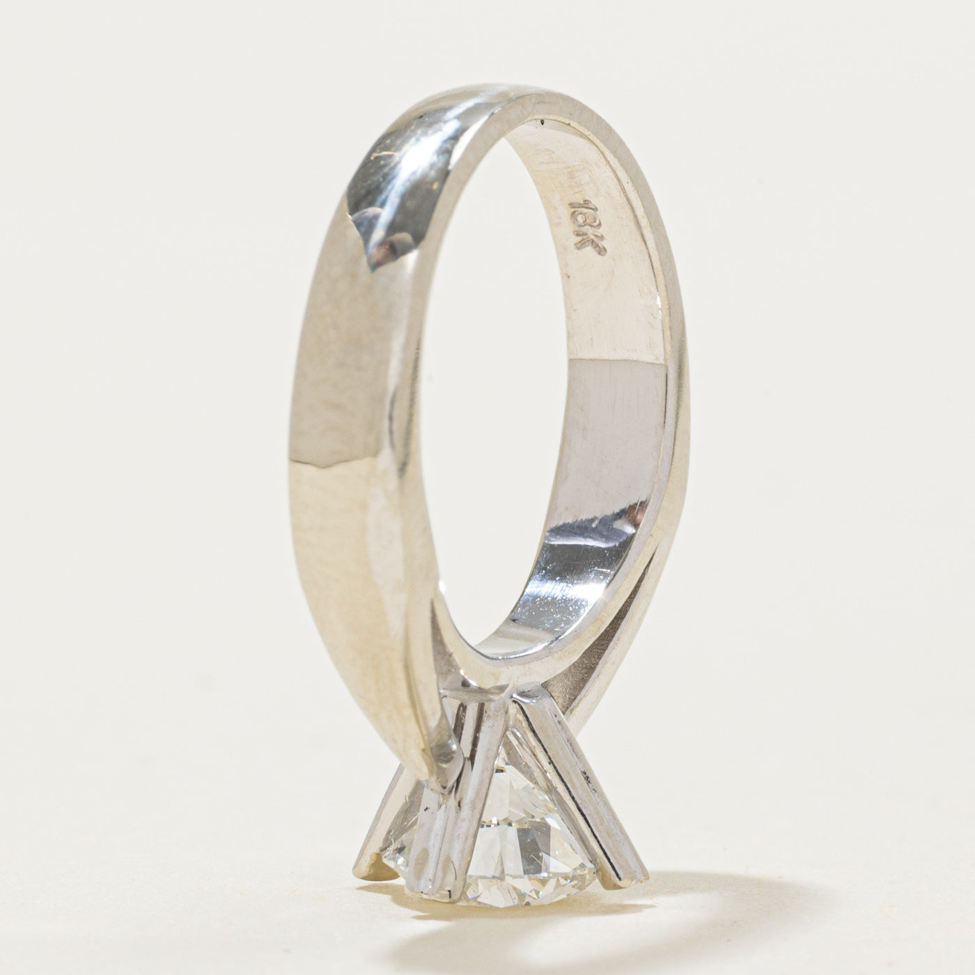 GIA Diamond Solitaire Reverse Tapered Ring | GIA 1.01ct VS1 E Ex | SZ 3.75
