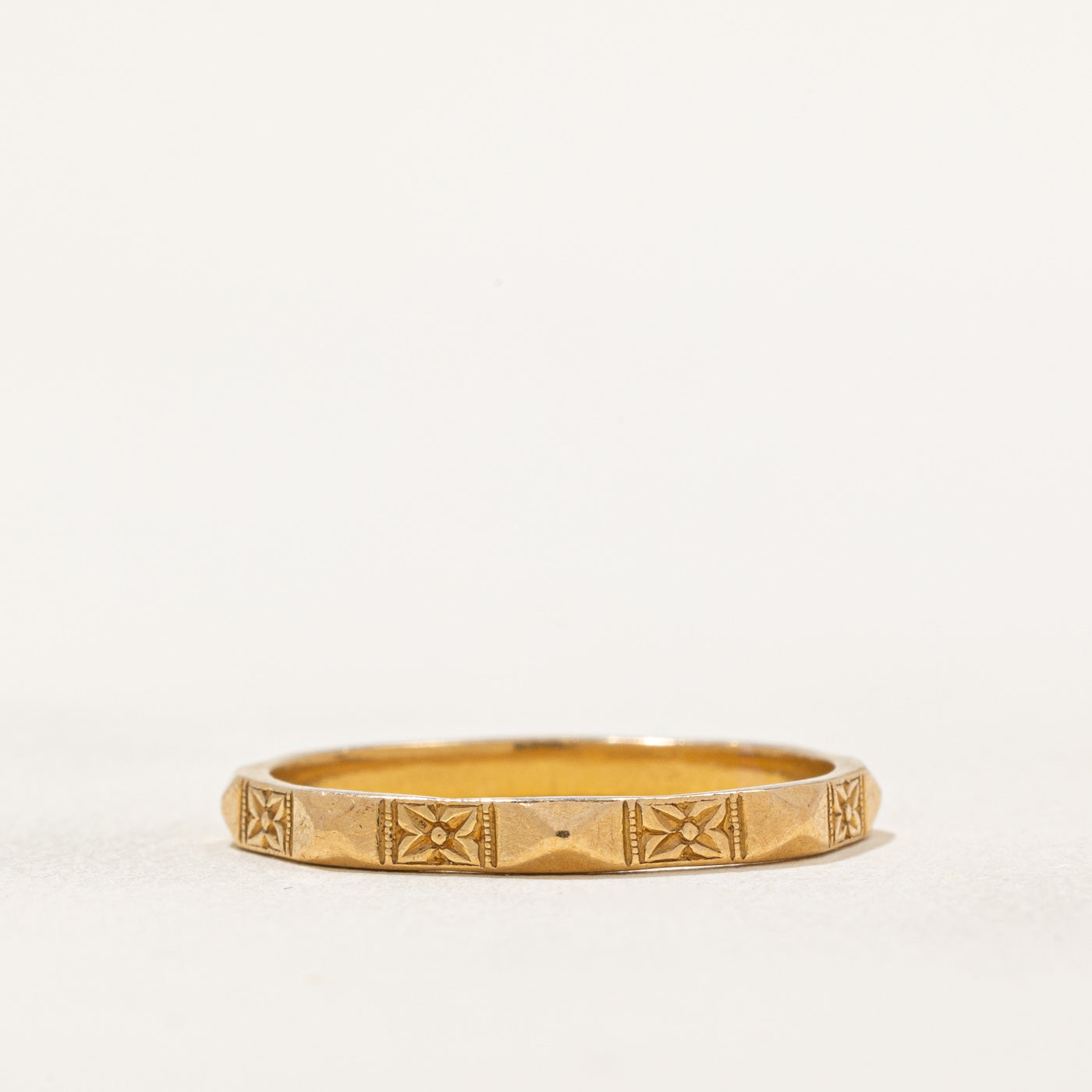 1956 London 22k Yellow Gold Band with Flower Motif | SZ 8.75 |