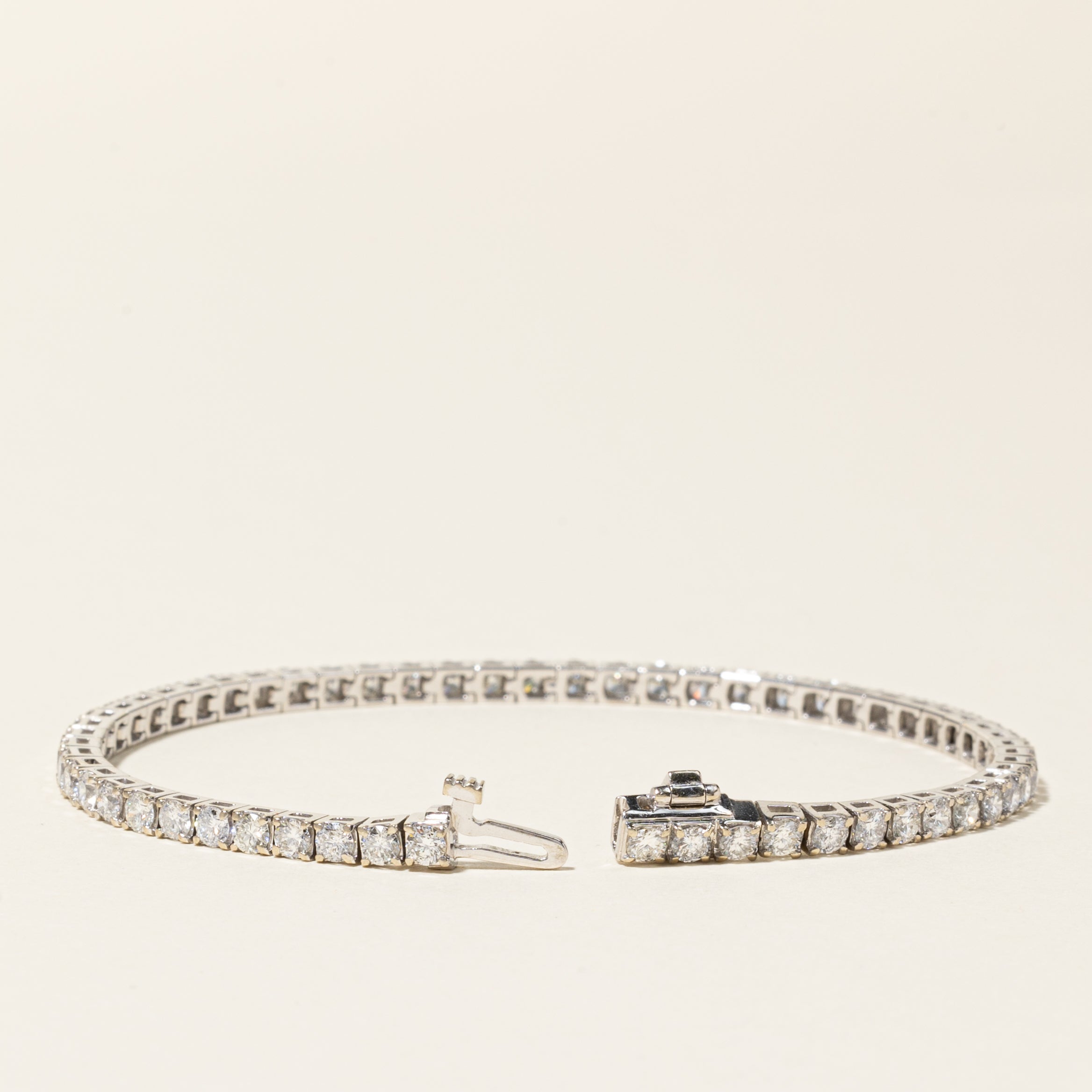 Bracelet tennis en or blanc 14 carats et diamants | 3,71 ct au total | Taille 7" 