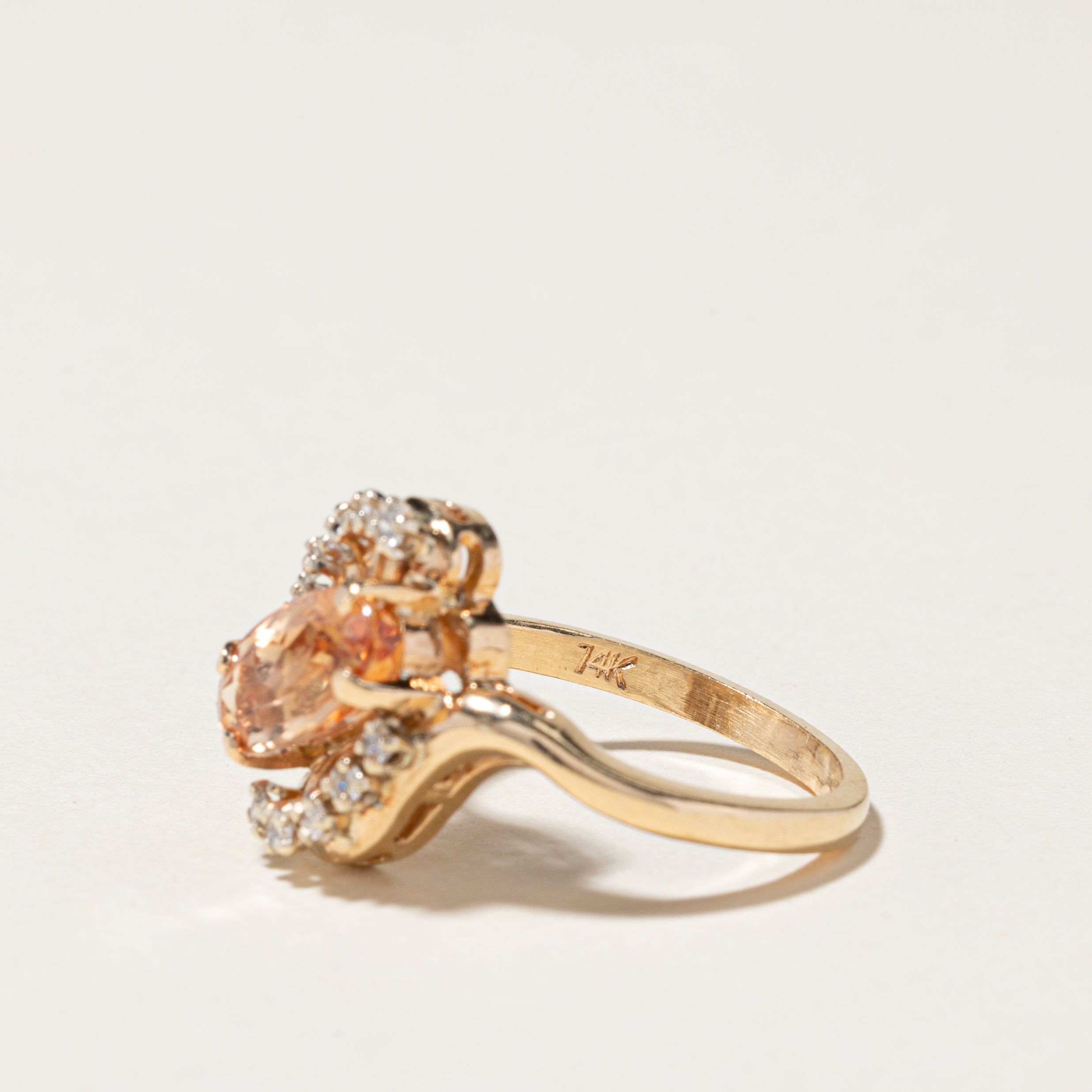 Bague en or jaune 14 carats, morganite et diamants | 1,30 ct, 0,16 ct au total | Taille 6,5 