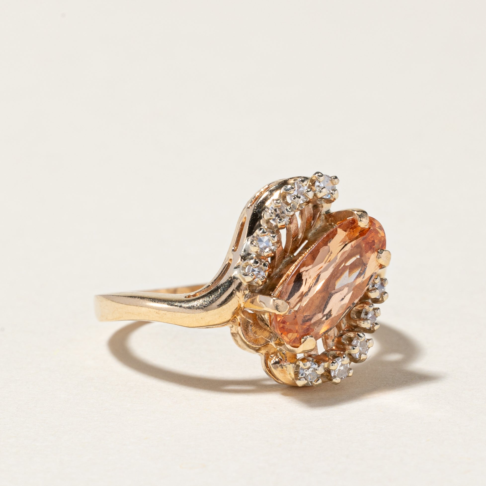 Bague en or jaune 14 carats, morganite et diamants | 1,30 ct, 0,16 ct au total | Taille 6,5 