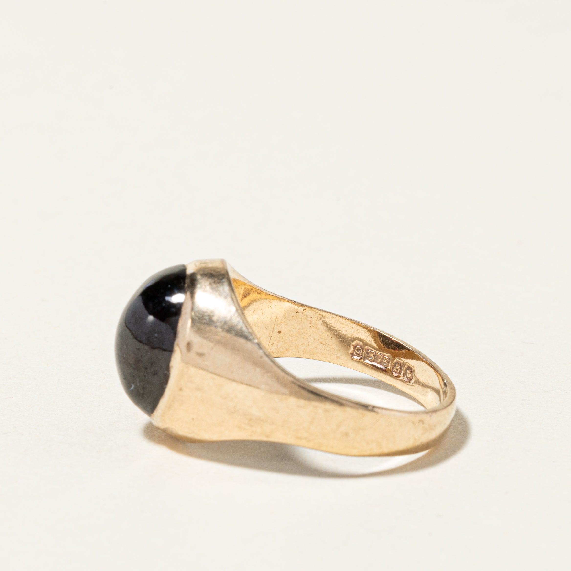 1963 London Bezel Set Cabochon Cut Tourmaline Ring | 2.80ct | SZ 4.75