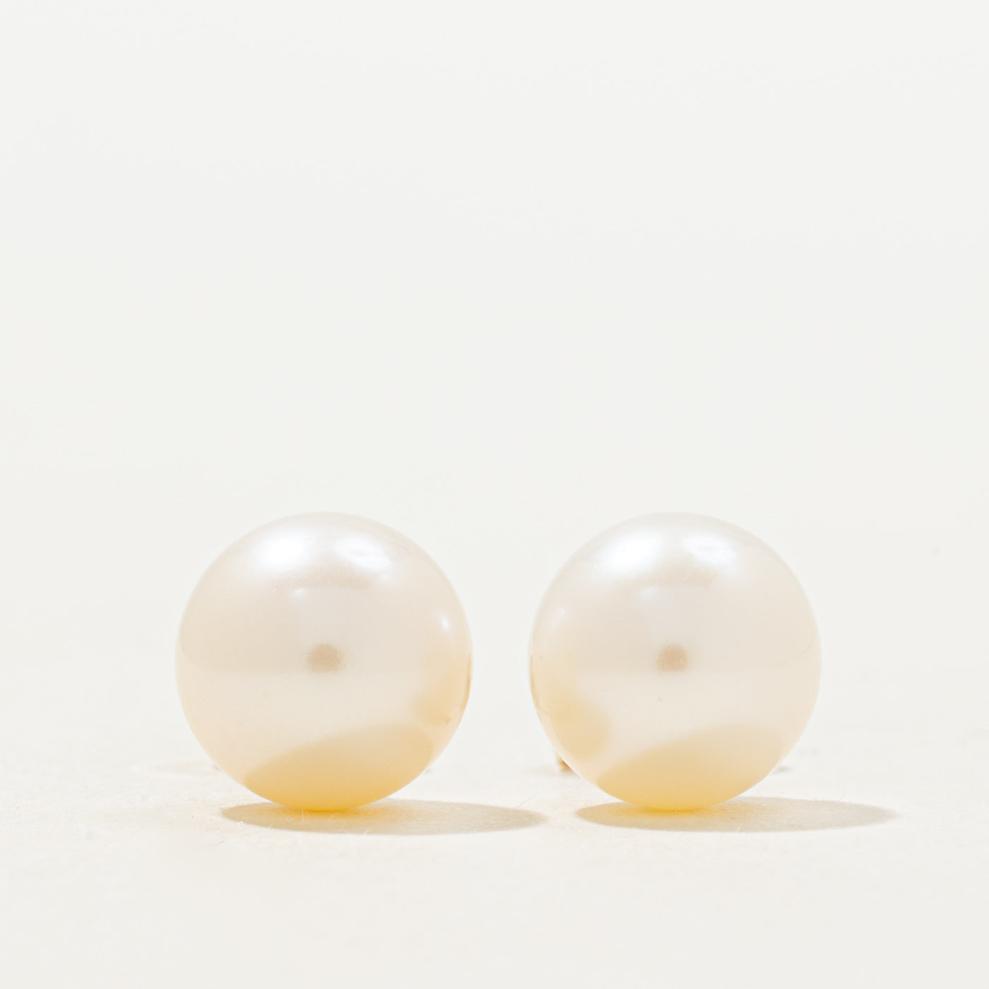 14K Round Pearl Stud Earrings