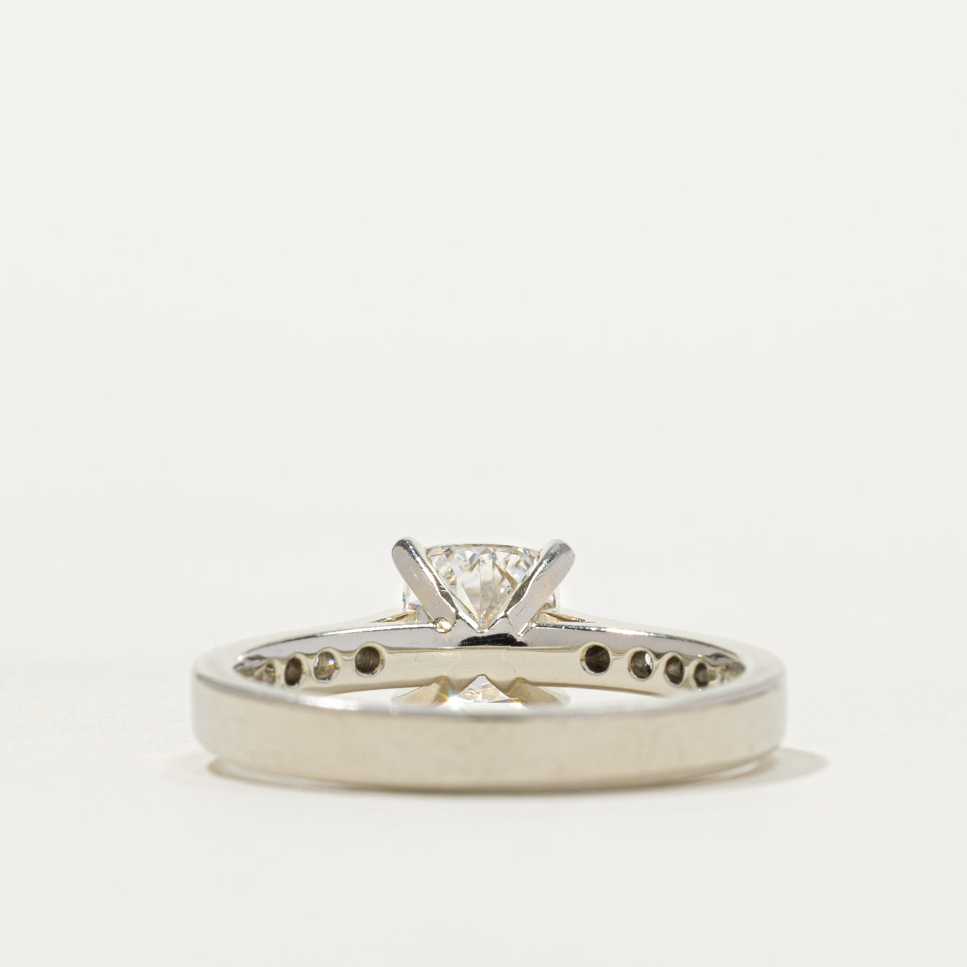 Bague en or blanc 19 carats (801-738) sertie de diamants | 0,18 ct | Taille 7,5
