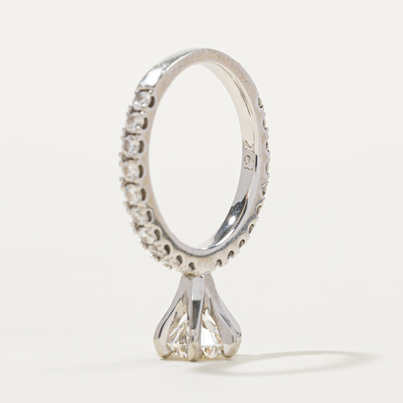 Bague en or blanc 19 carats (801-740) sertie de diamants | 0,40 ct | Taille 3,75