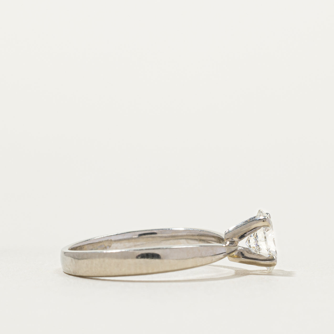 Bague en or blanc 14 carats (801-753) avec diamant | Taille 4,75
