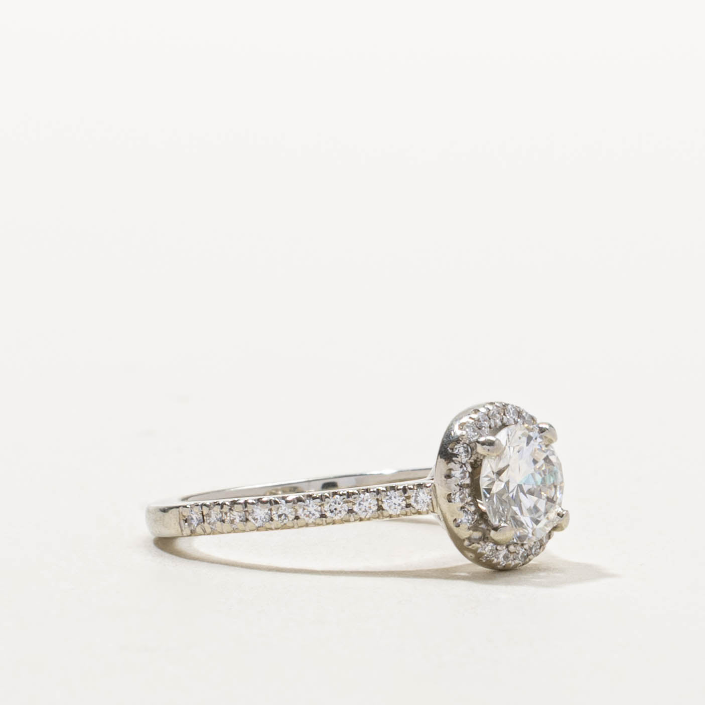 19k Diamond Halo Engagement Ring | 1.00ctw | SZ 4.75