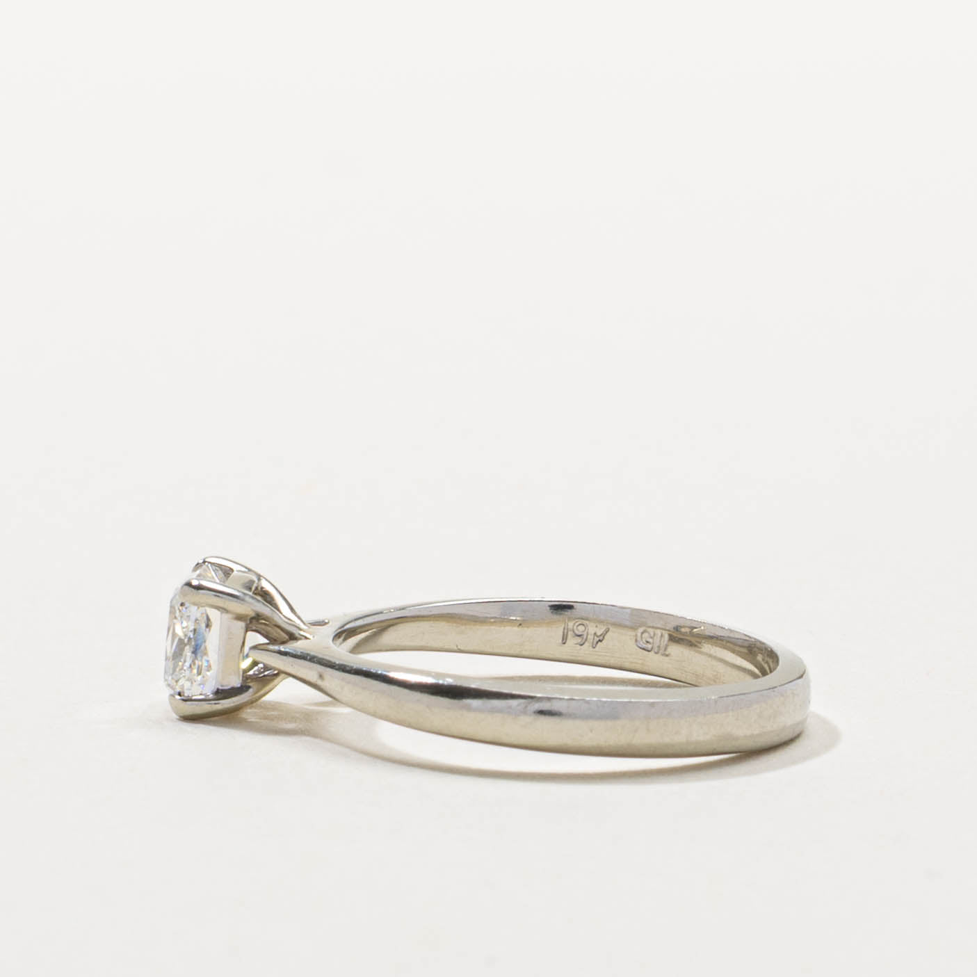 19k Cushion Cut Diamond Solitaire Ring | 0.80ct VS1 E | SZ 6.25