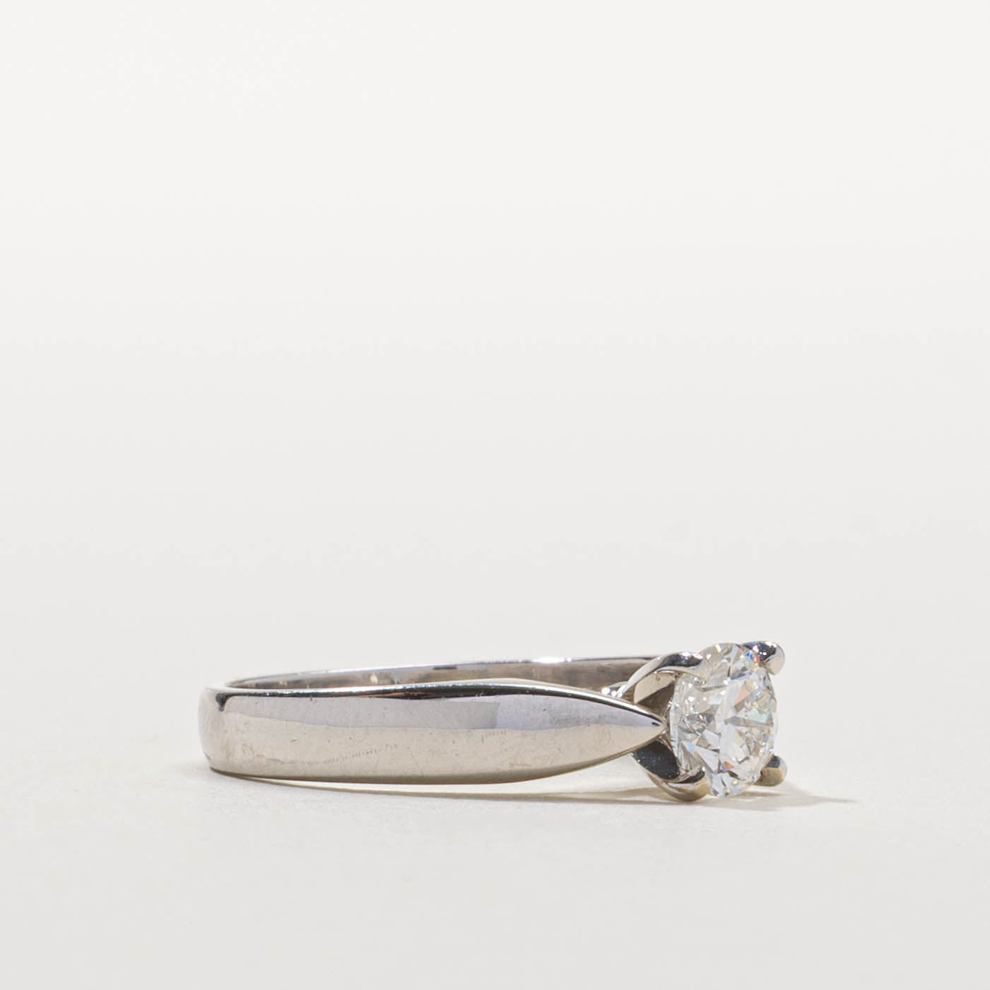 19k Diamond Tapered Engagement Ring | 0.70ct VS2 F | SZ 6