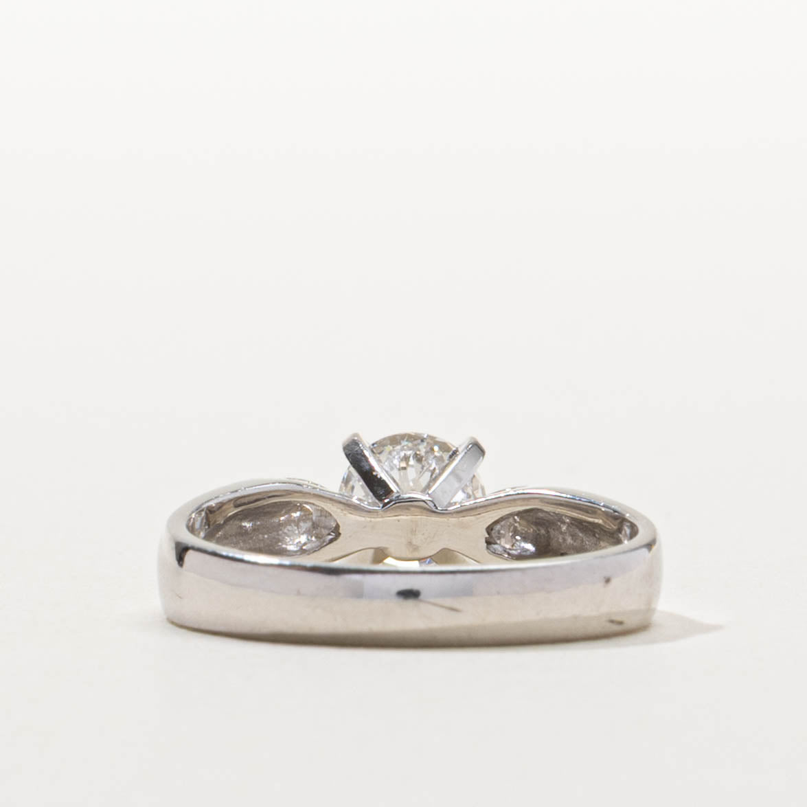 19k Diamond Tapered Engagement Ring | 0.70ct VS2 F | SZ 6