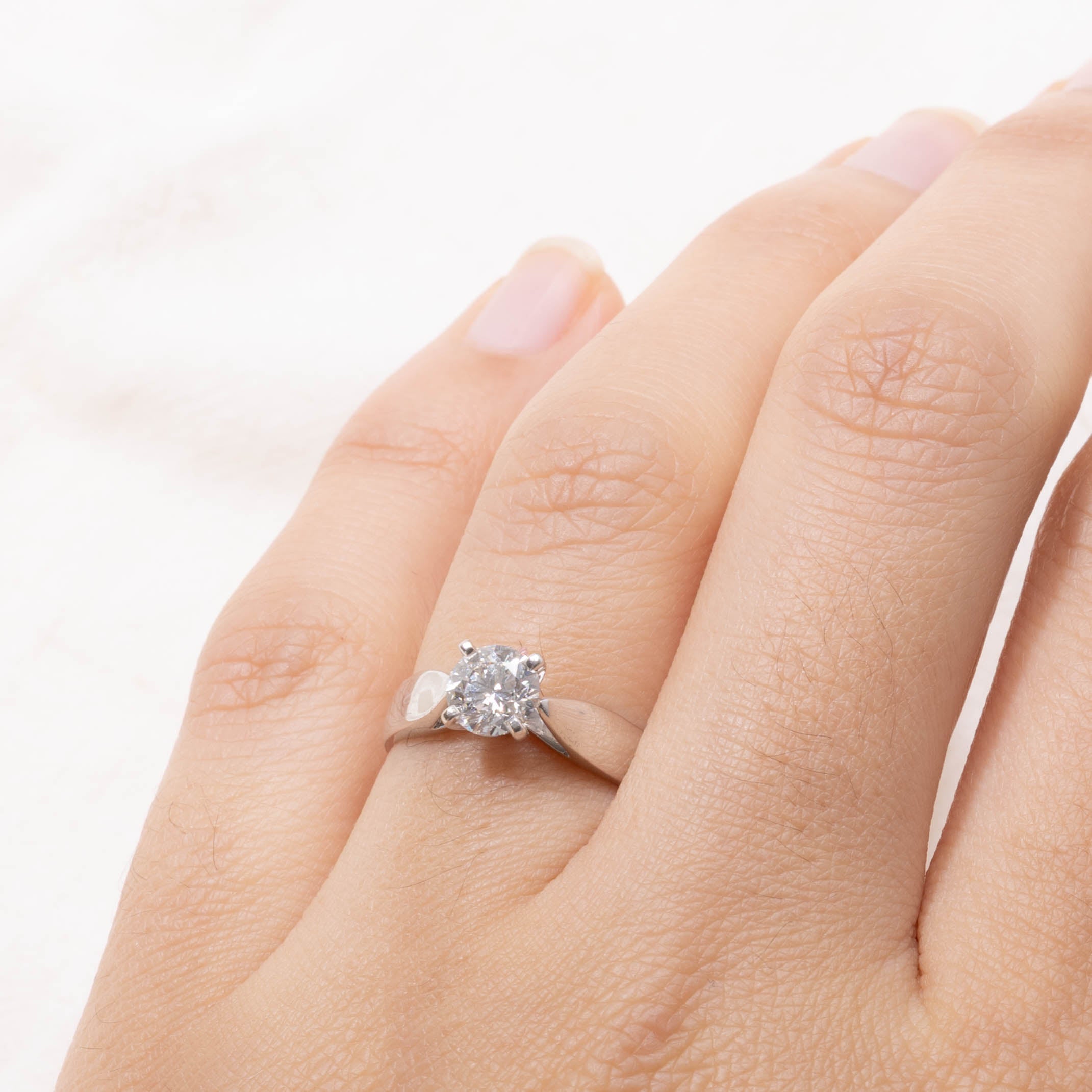 19k Diamond Tapered Engagement Ring | 0.70ct VS2 F | SZ 6