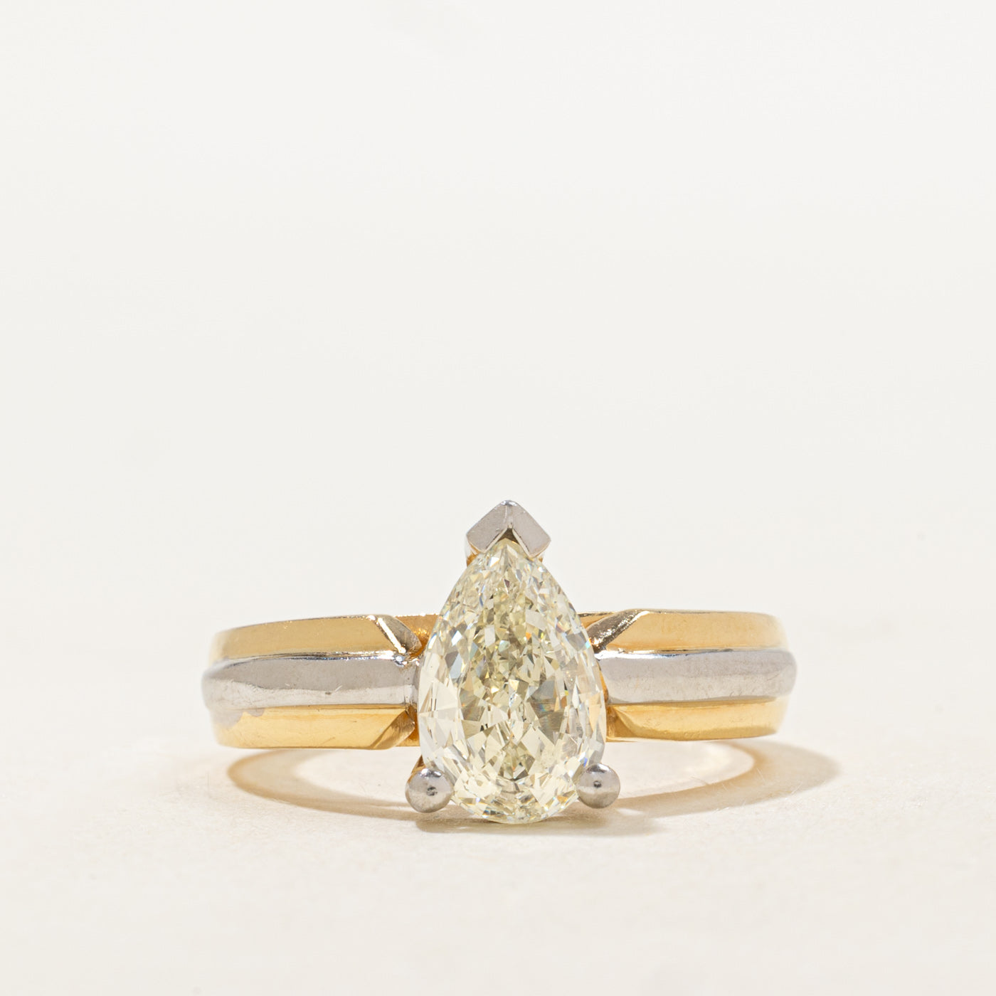 Pear Cut Diamond Engagement Ring | 1.55ct VS2 L/M | SZ 7.25