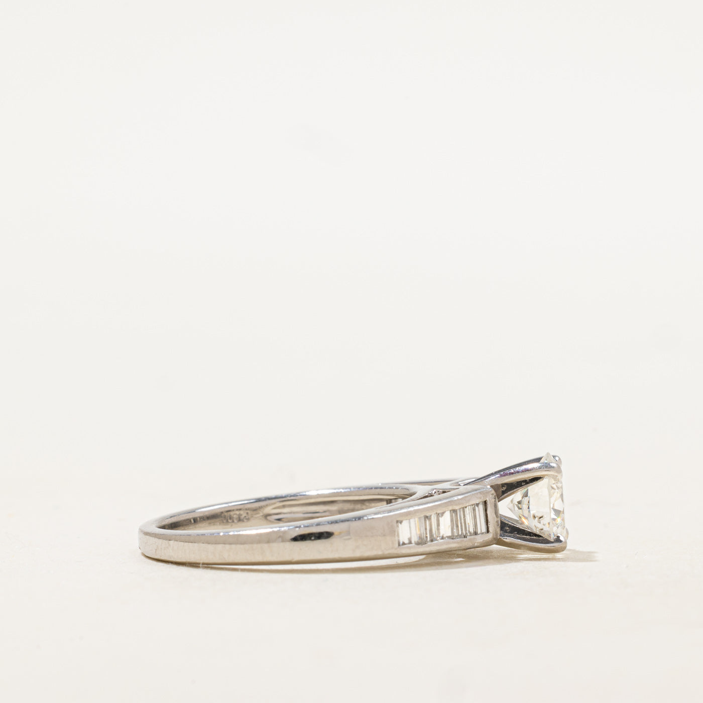 Bague de fiançailles en platine et diamants | 1,07 carat I1 H/I, 0,33 ct au total | Taille 6,5