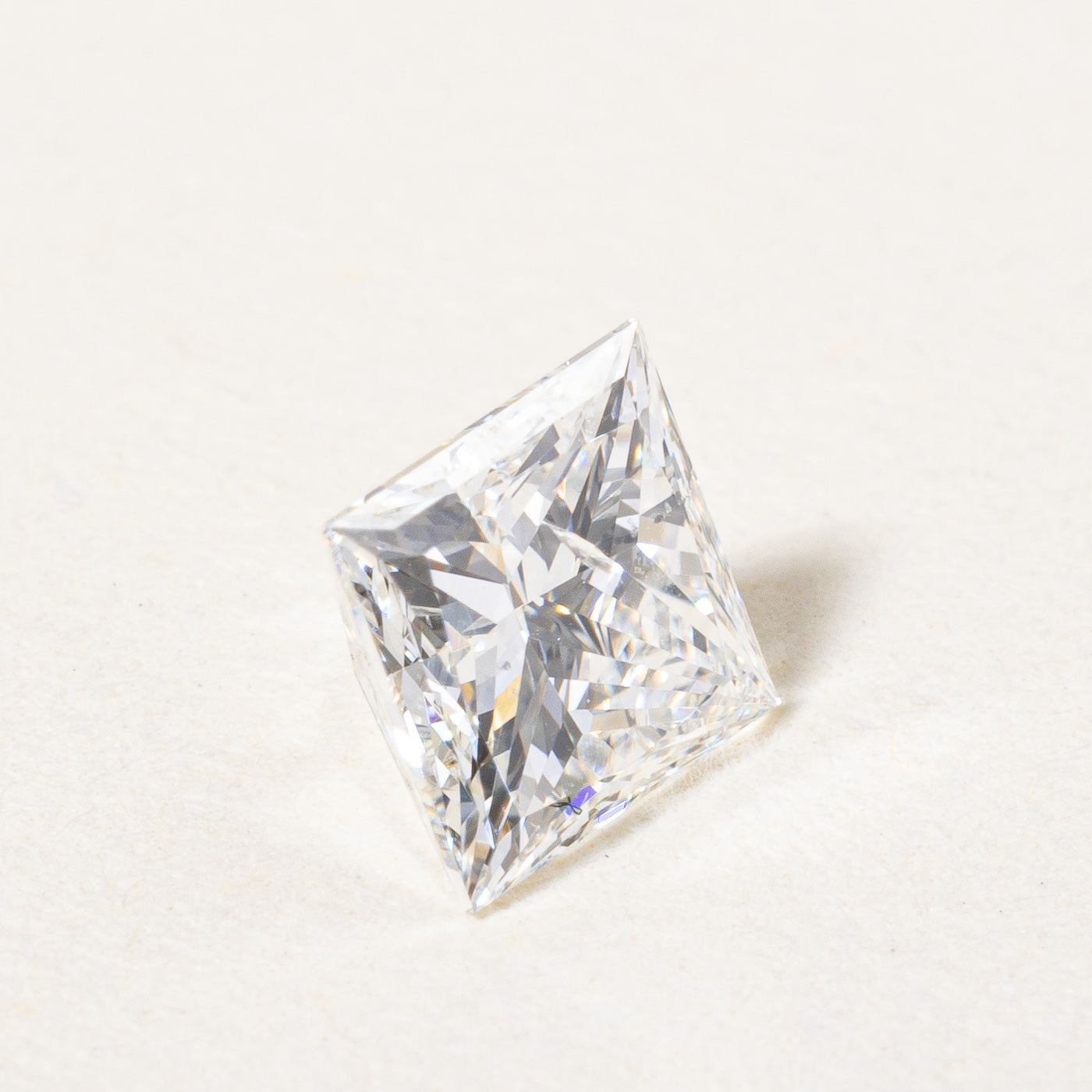 Diamant taille princesse (non serti) | 0,54 ct SI2 G | 
