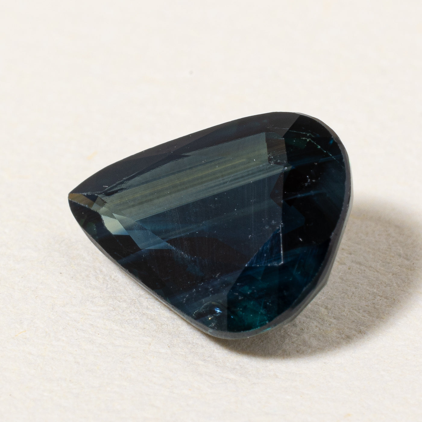 Saphir taille poire (non serti) | 1,87 ct | 