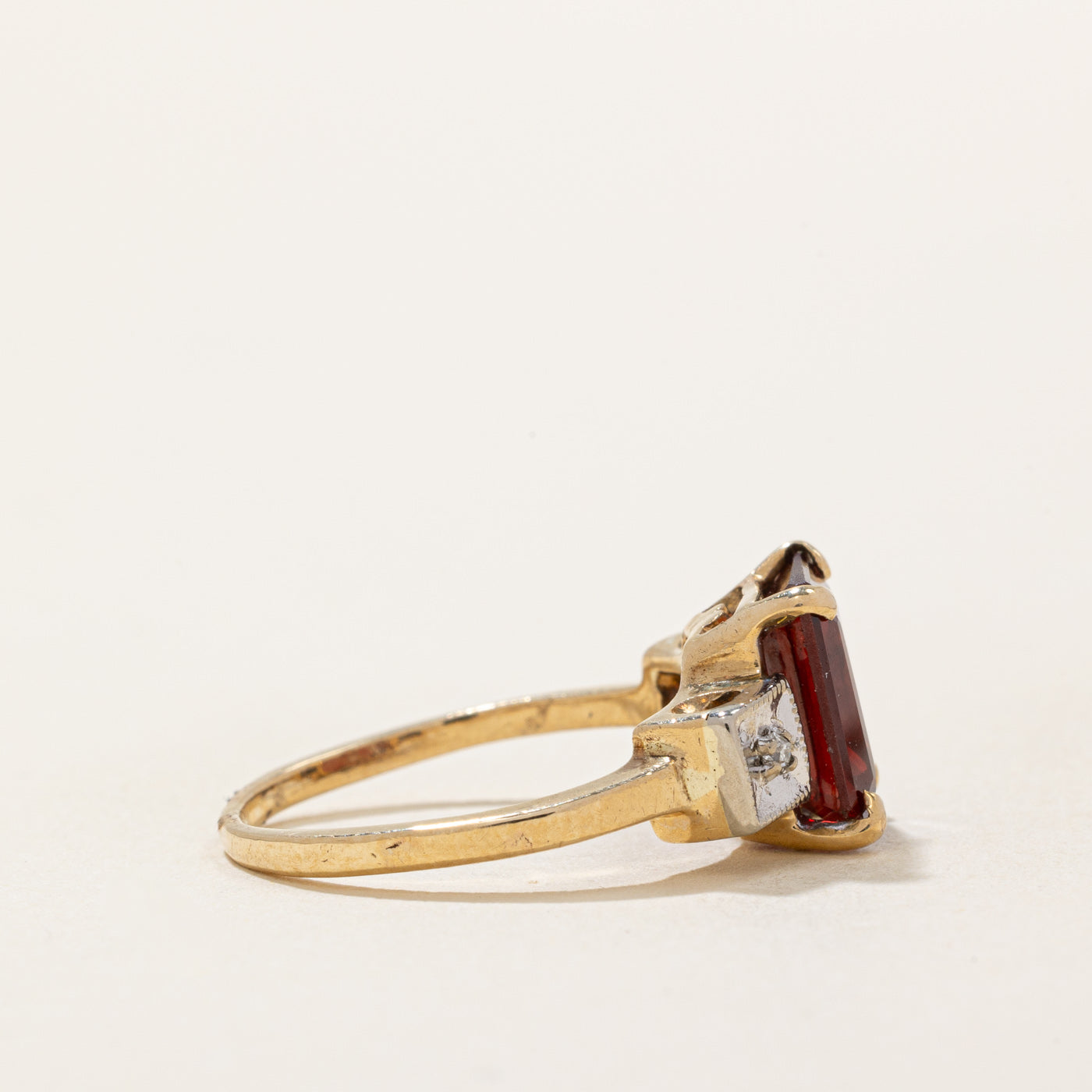 Garnet & Diamond Cocktail Ring | 2.85ct, 0.04ctw | SZ 5.25 |