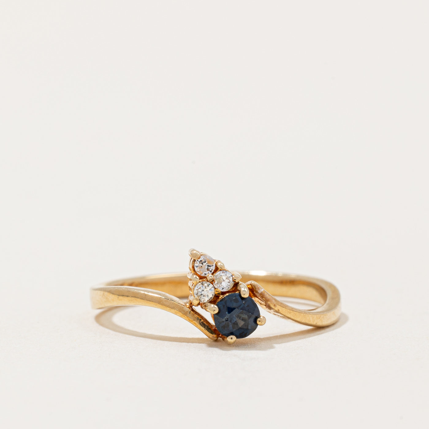 Sapphire & Diamond Ring | 0.15ct, 0.03ctw | SZ 6 |