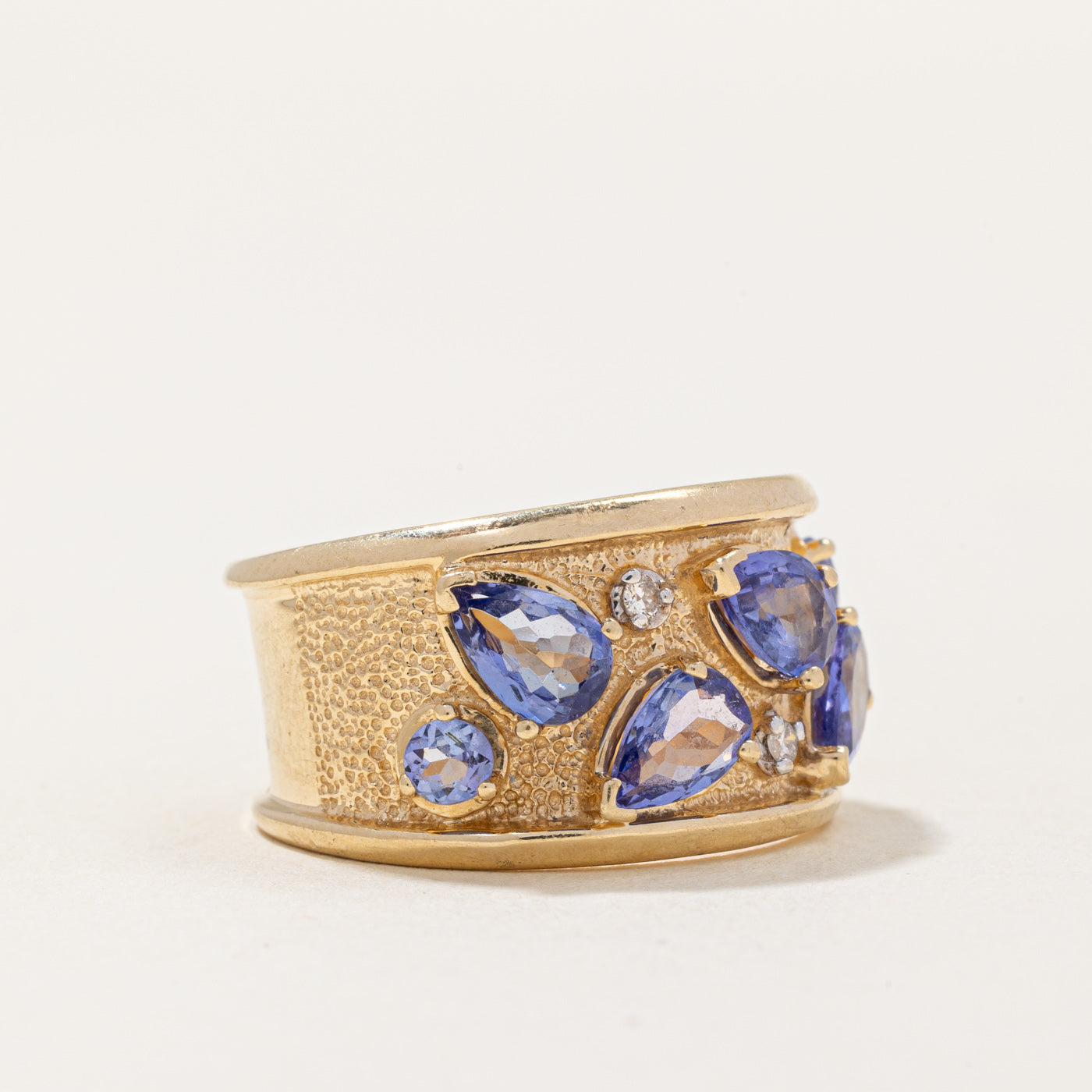 Bague cocktail en tanzanite et diamants | 1,60 ct, 0,02 ct | Taille 7,25 | 