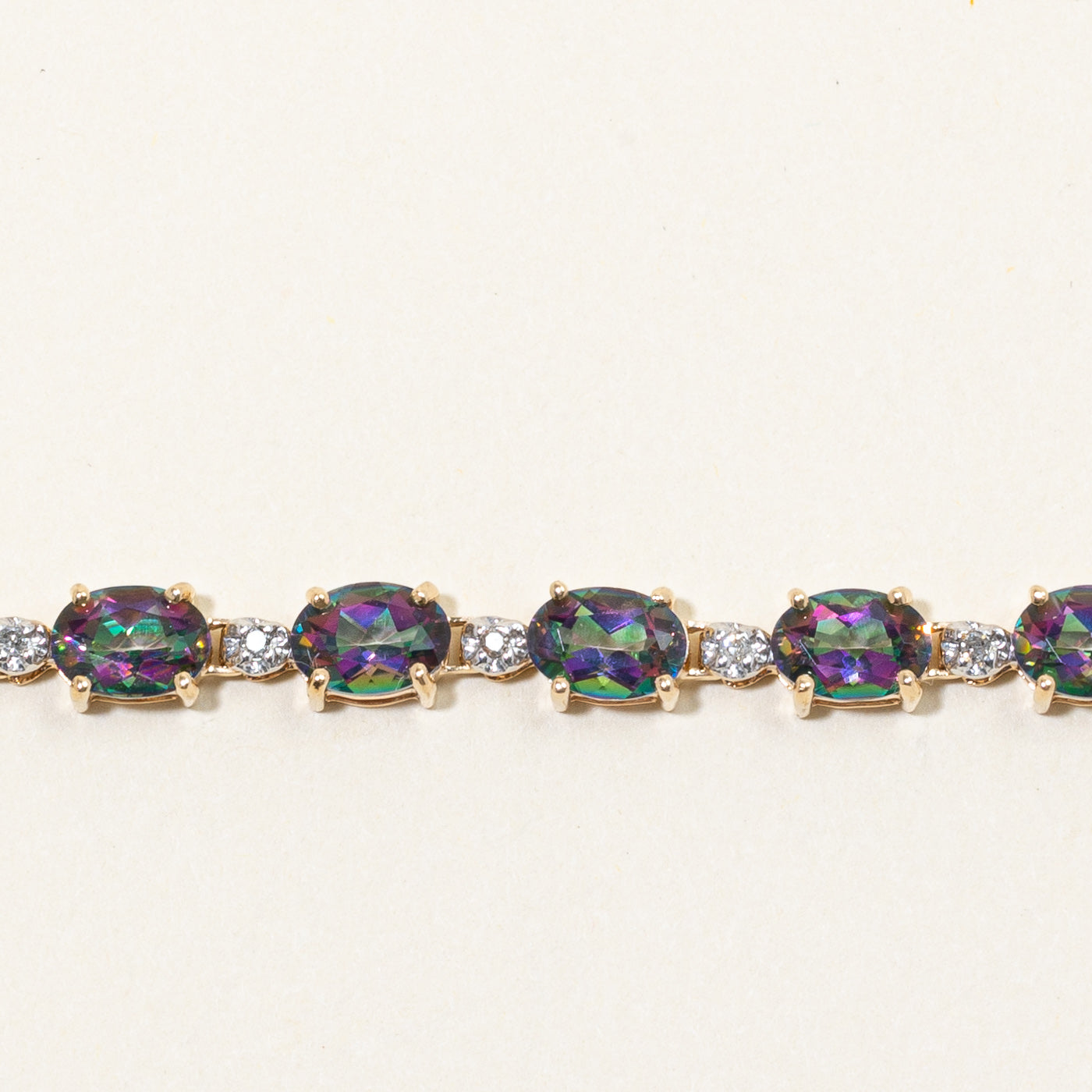 Bracelet en topaze mystique et diamants | 14,00 ct, 0,17 ct | 17,8 cm | 