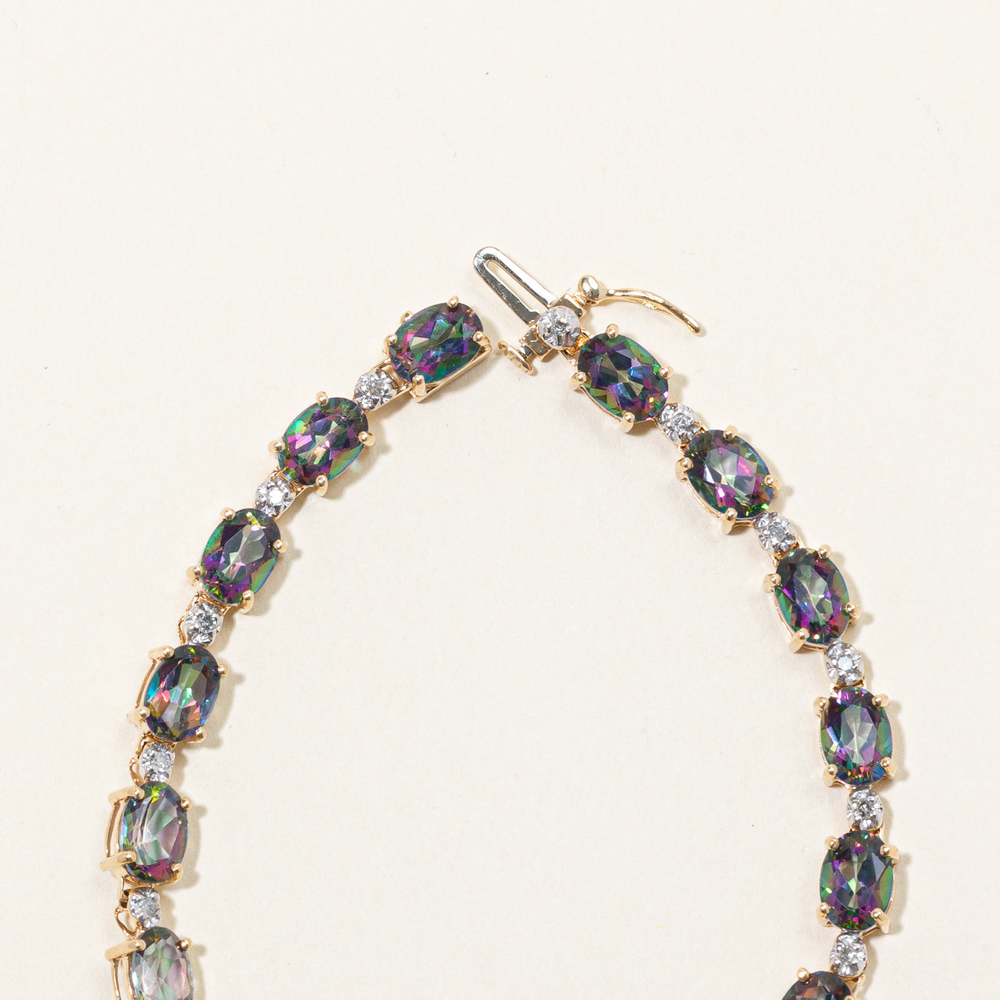 Bracelet en topaze mystique et diamants | 14,00 ct, 0,17 ct | 17,8 cm | 