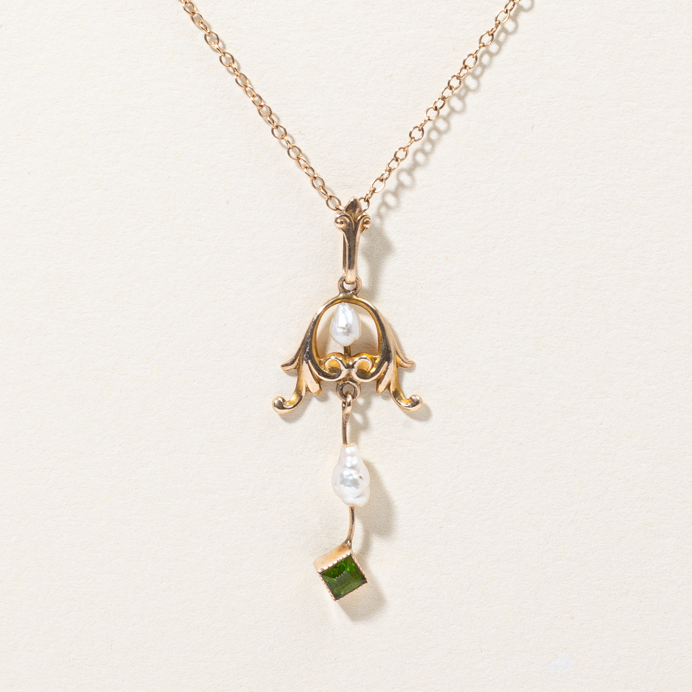 Rice Pearl & Green Glass Pendant Necklace | 0.15ct | 16" |