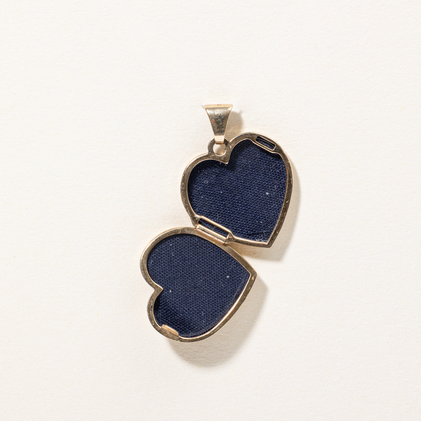 Mother of Pearl Inlay Heart Locket