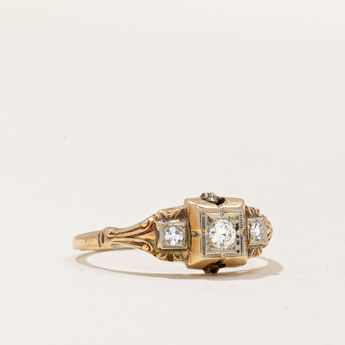 Vintage Diamond Ring | 0.12ctw | SZ 5.5 |