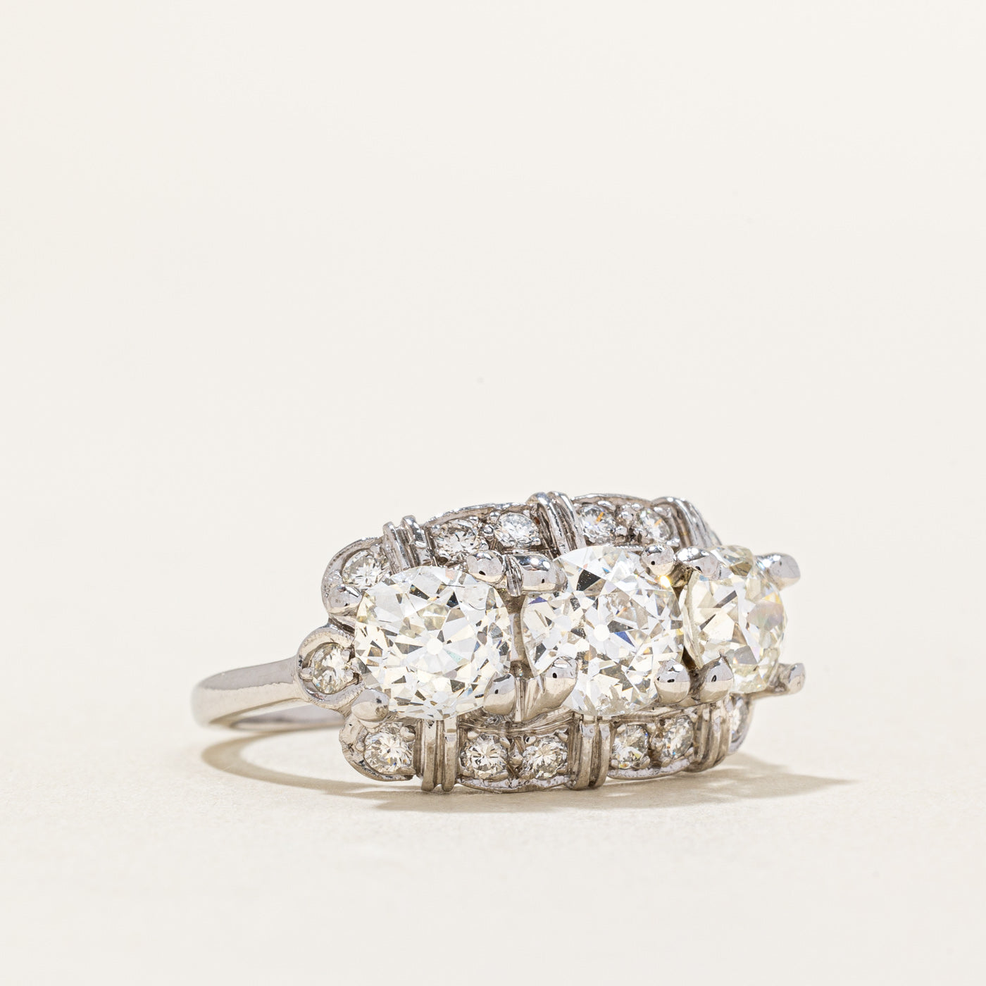 Bague de fiançailles trois diamants anciens européens | 2,95 ct au total | Taille 6,5 | 