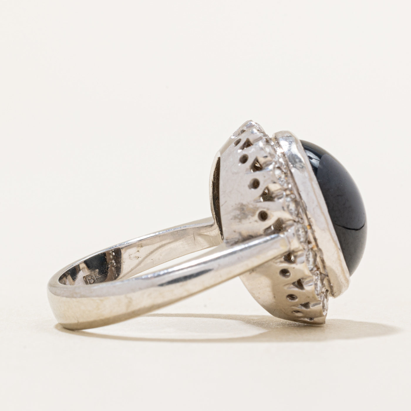 Bague cocktail halo saphir étoilé et diamants | 8,93 ct, 0,60 ct au total | Taille 6,5 | 