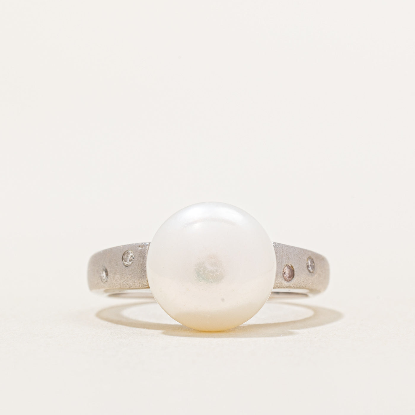 Fresh Water Pearl & Diamond Ring | 0.06ctw | SZ 5.75 |