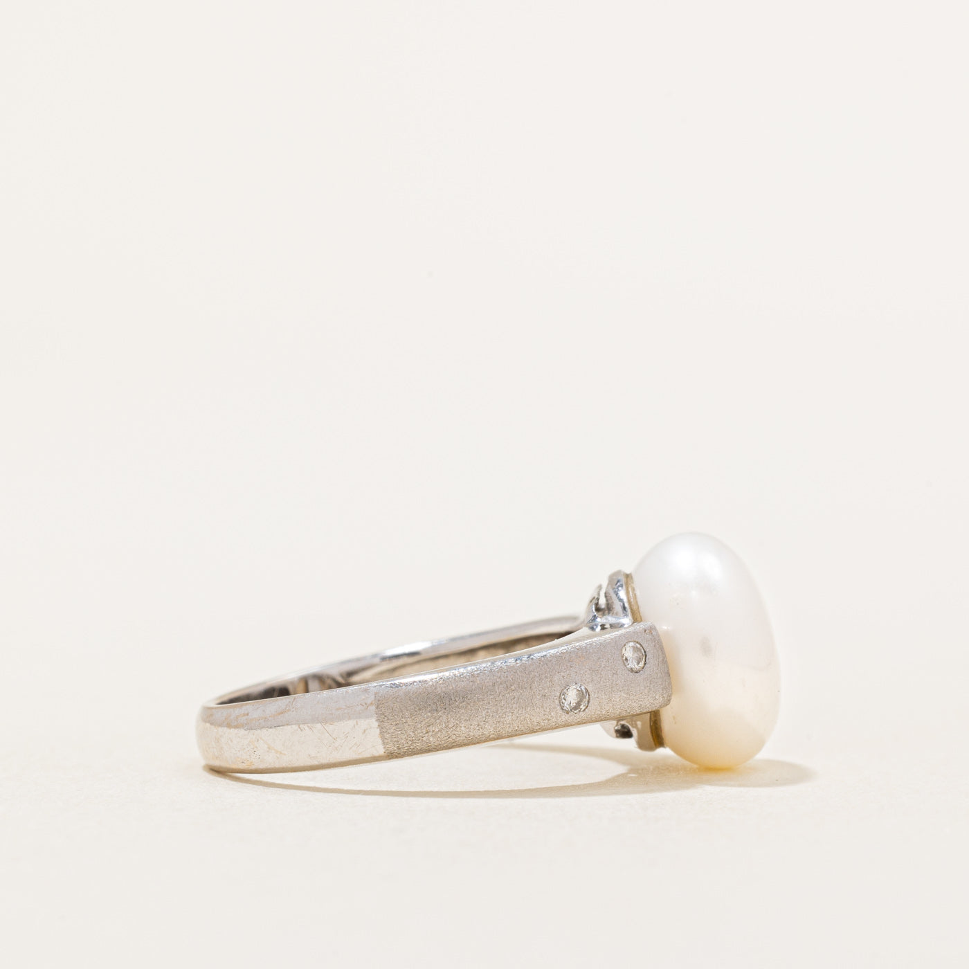 Fresh Water Pearl & Diamond Ring | 0.06ctw | SZ 5.75 |