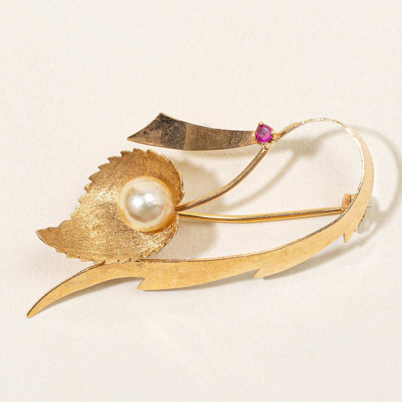 Pearl & Ruby Brooch | 0.05ct |