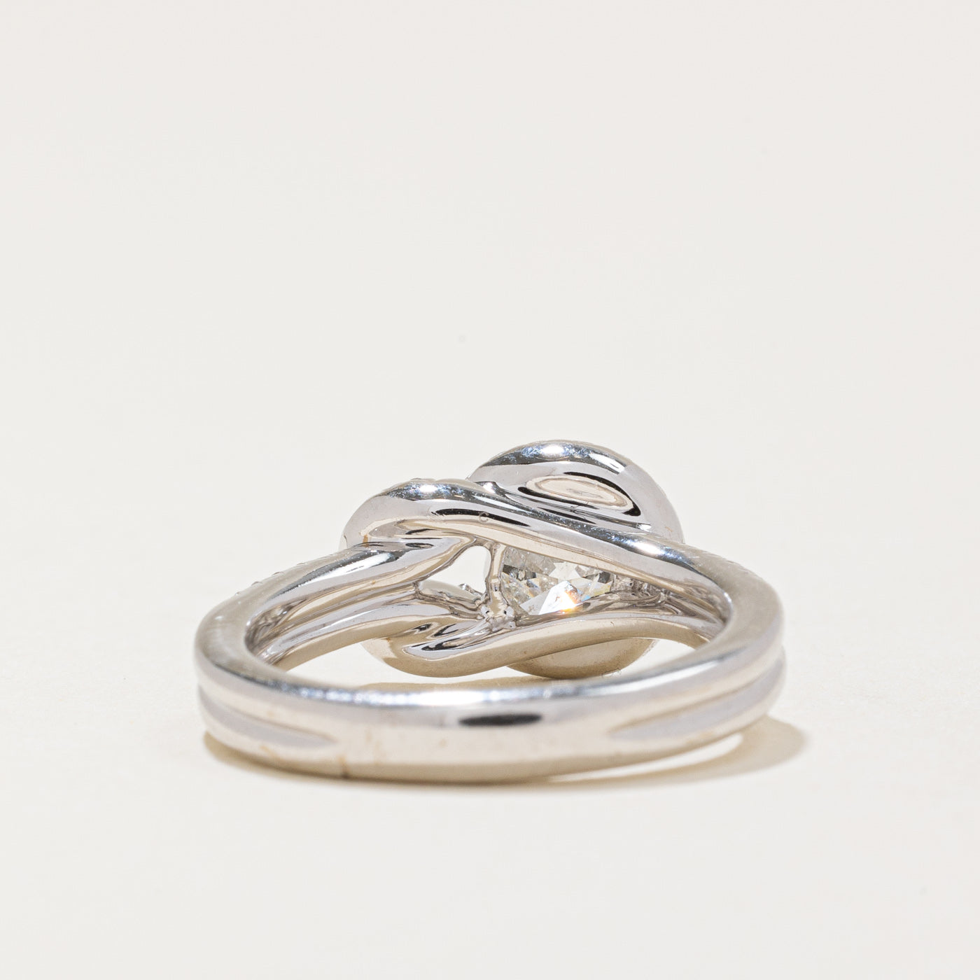 Bague nœud en diamant | 0,72 ct | Taille 5 | 