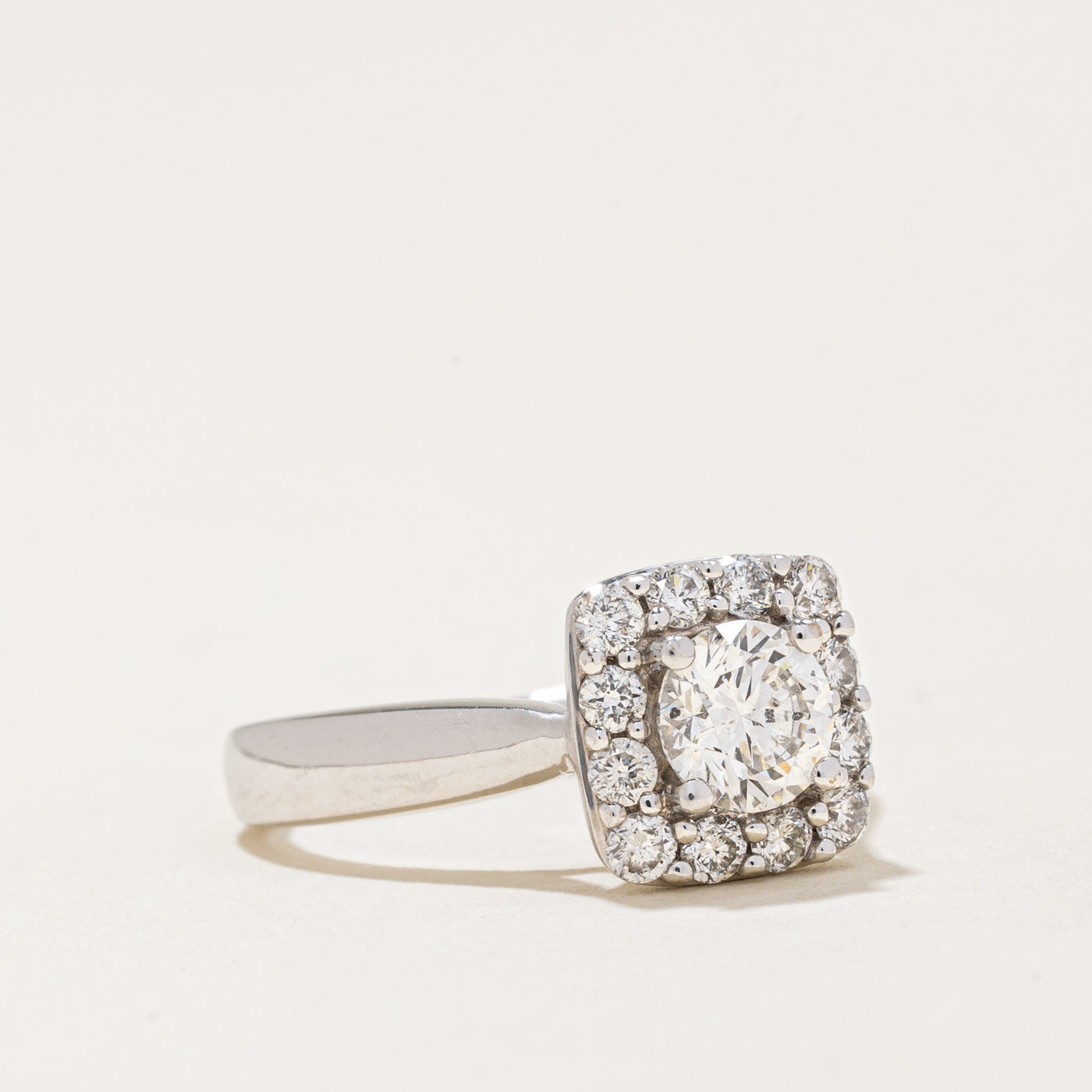 Diamond Halo Engagement Ring | 0.86ctw | SZ 4.25 |