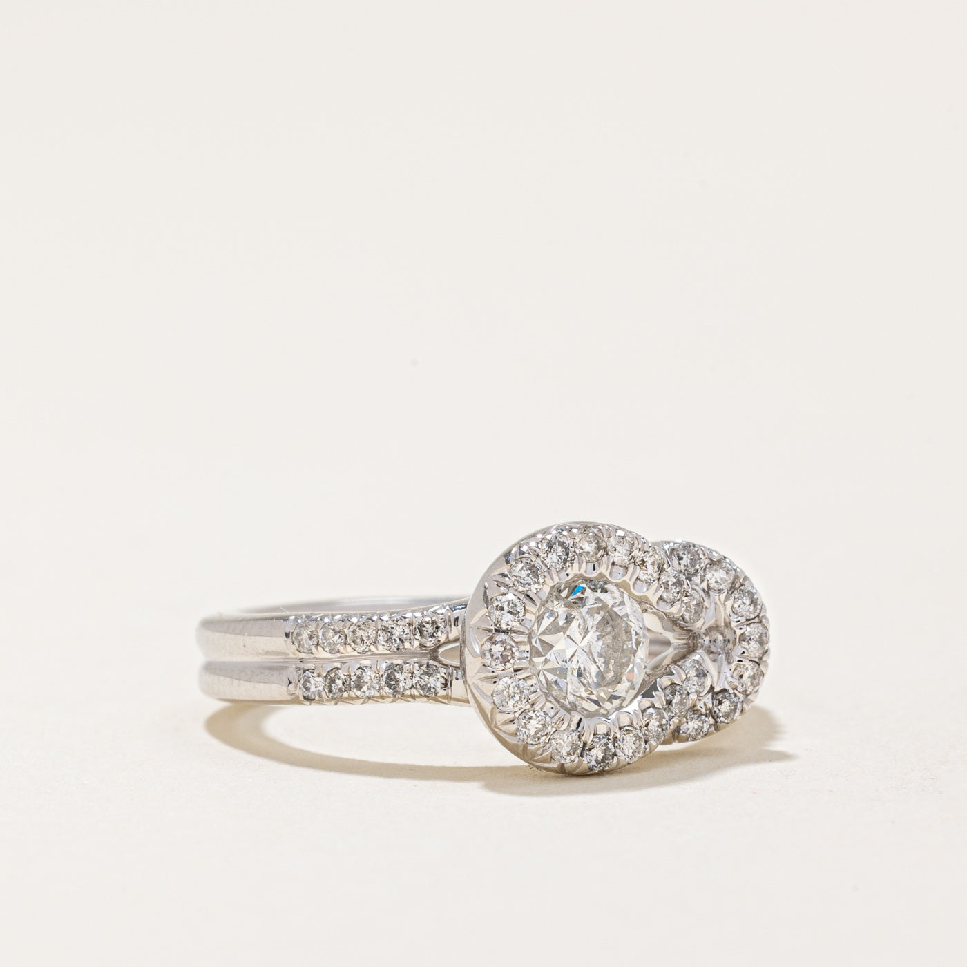 Bague nœud en diamant | 0,72 ct | Taille 5 | 