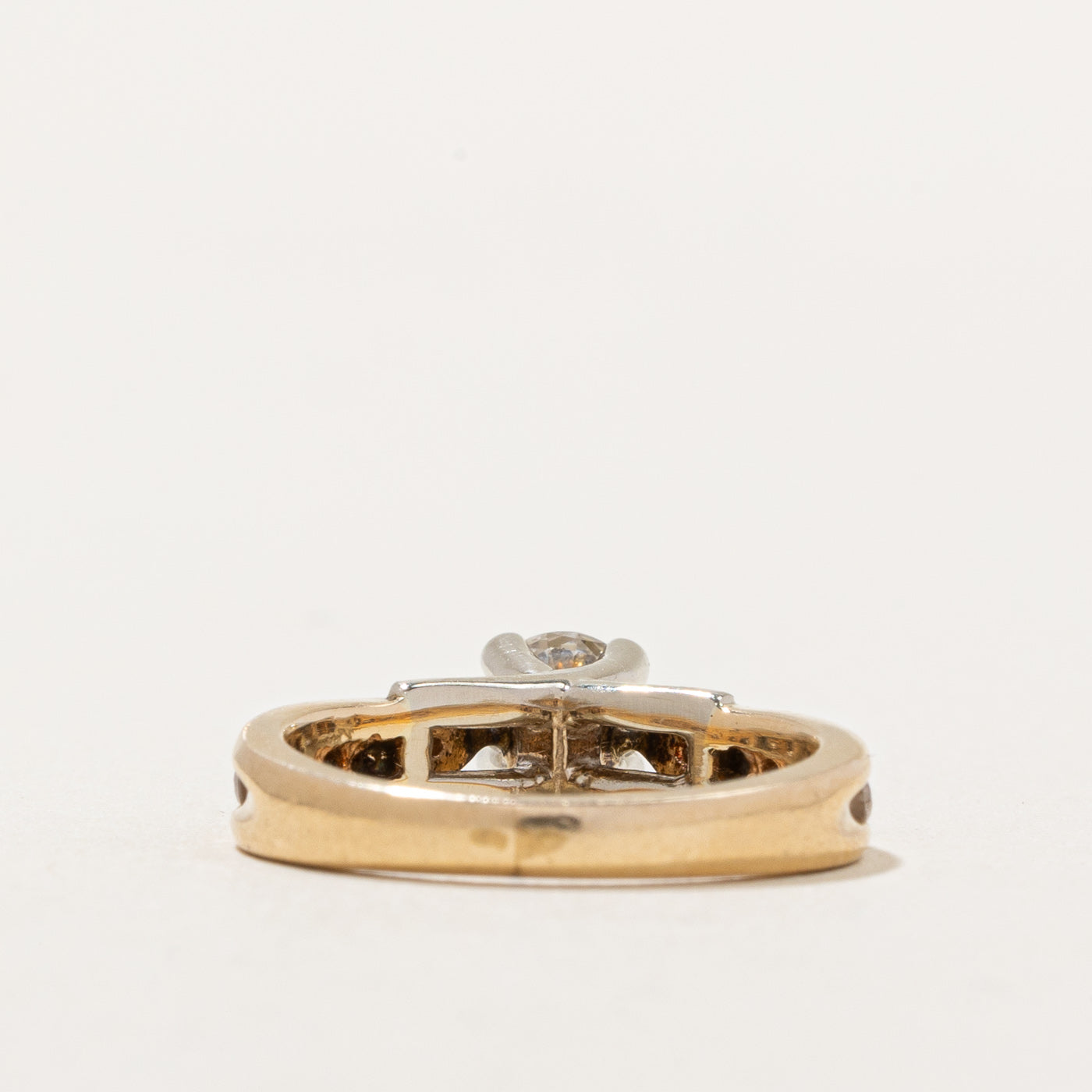 Bague de fiançailles en diamant canadien | 0,57 ct VS2 H | Taille 3 | 