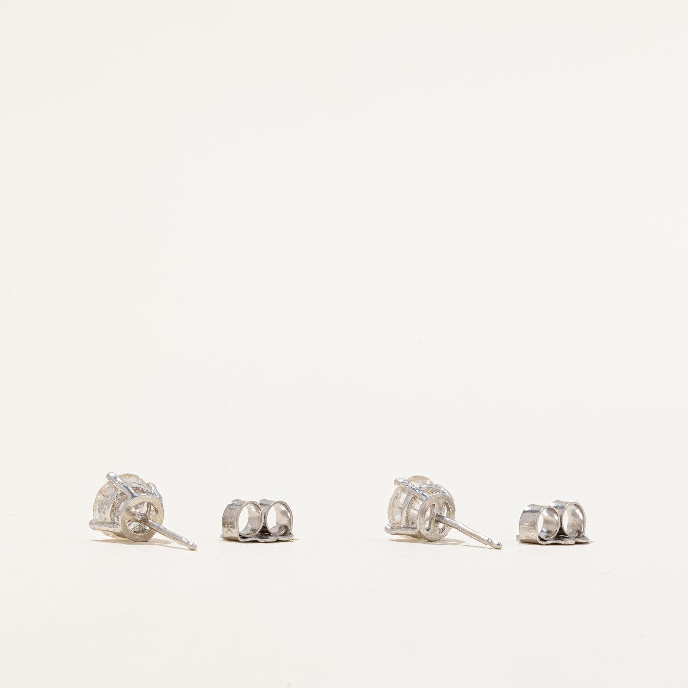 Boucles d'oreilles puces en diamant | 2,06 ct I1 I/J | 