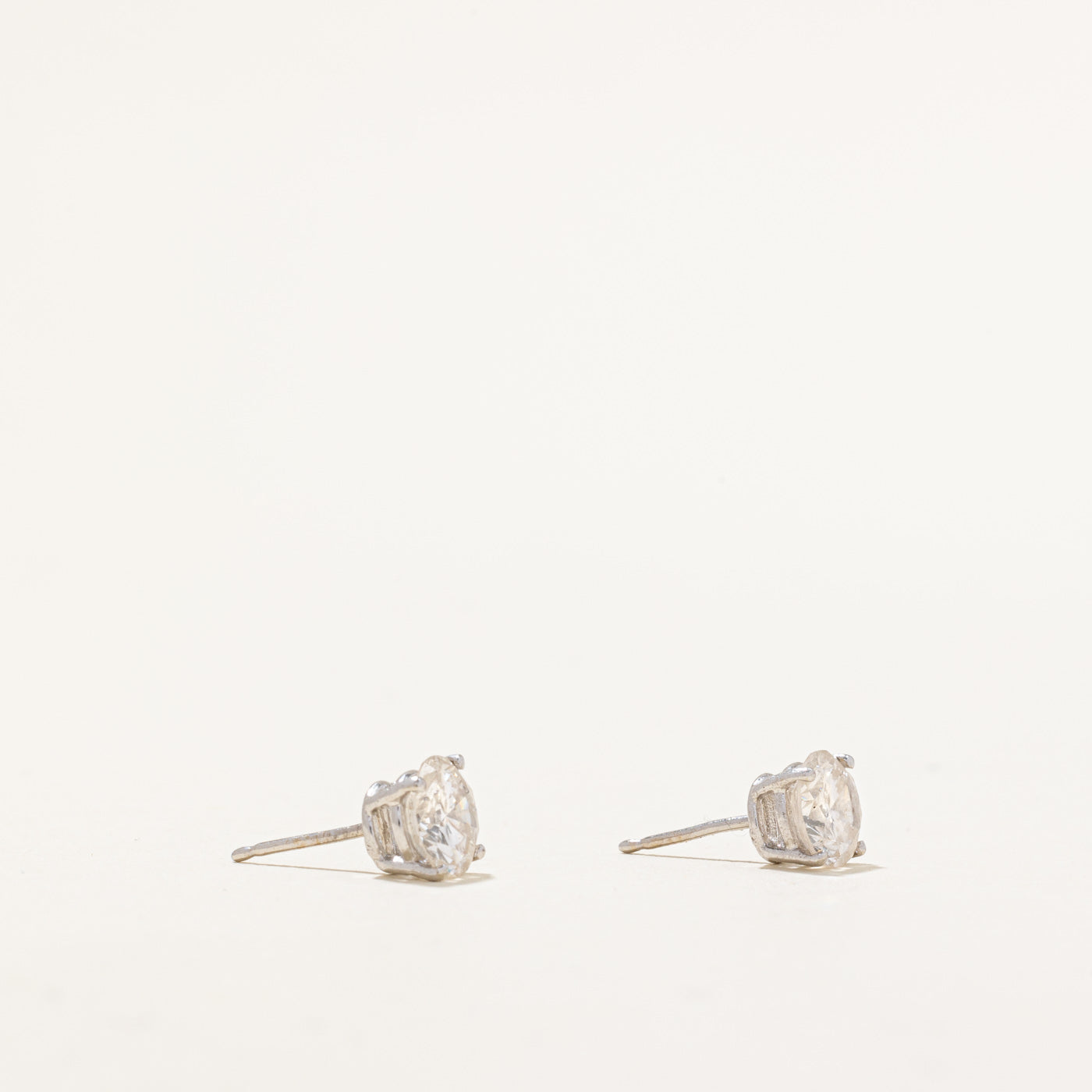 Boucles d'oreilles puces en diamant | 2,06 ct I1 I/J | 