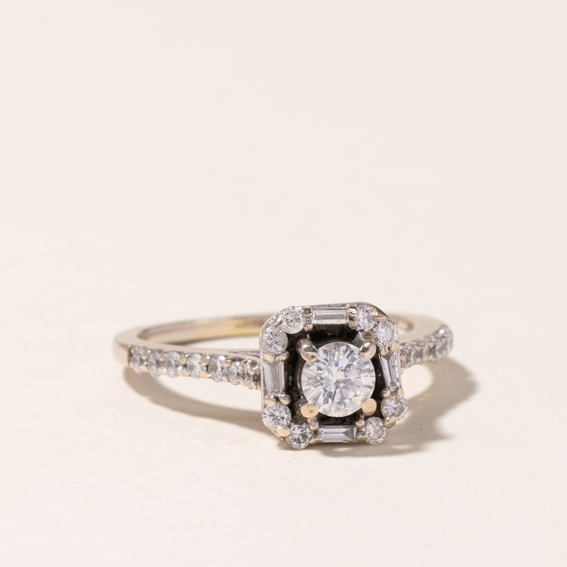 Bague en or blanc 14 carats et diamants | 0,77 ct | Taille 6 | 