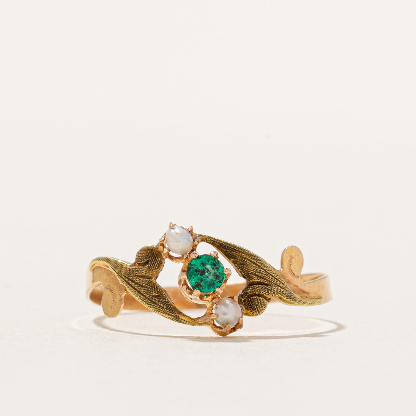 French Hallmarked Emerald & Pearl Ring | 0.12ct 2.00mm | SZ 7.75 |