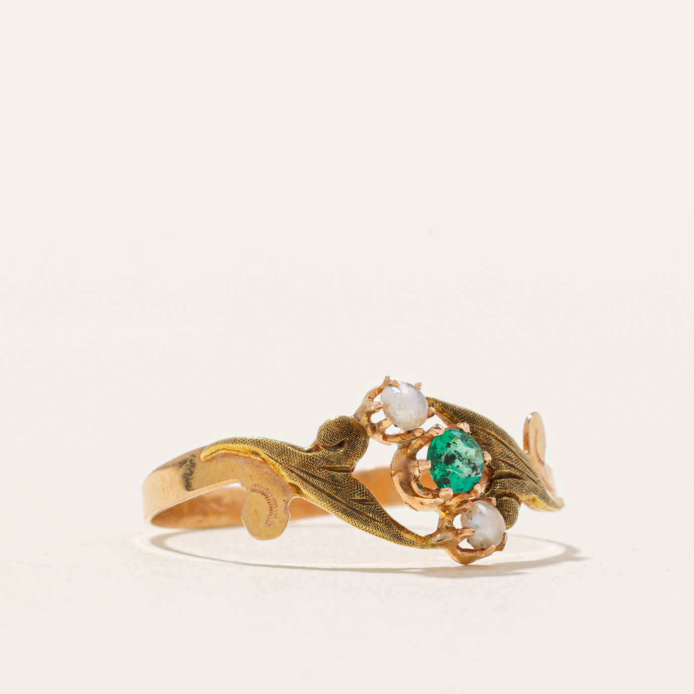 French Hallmarked Emerald & Pearl Ring | 0.12ct 2.00mm | SZ 7.75 |