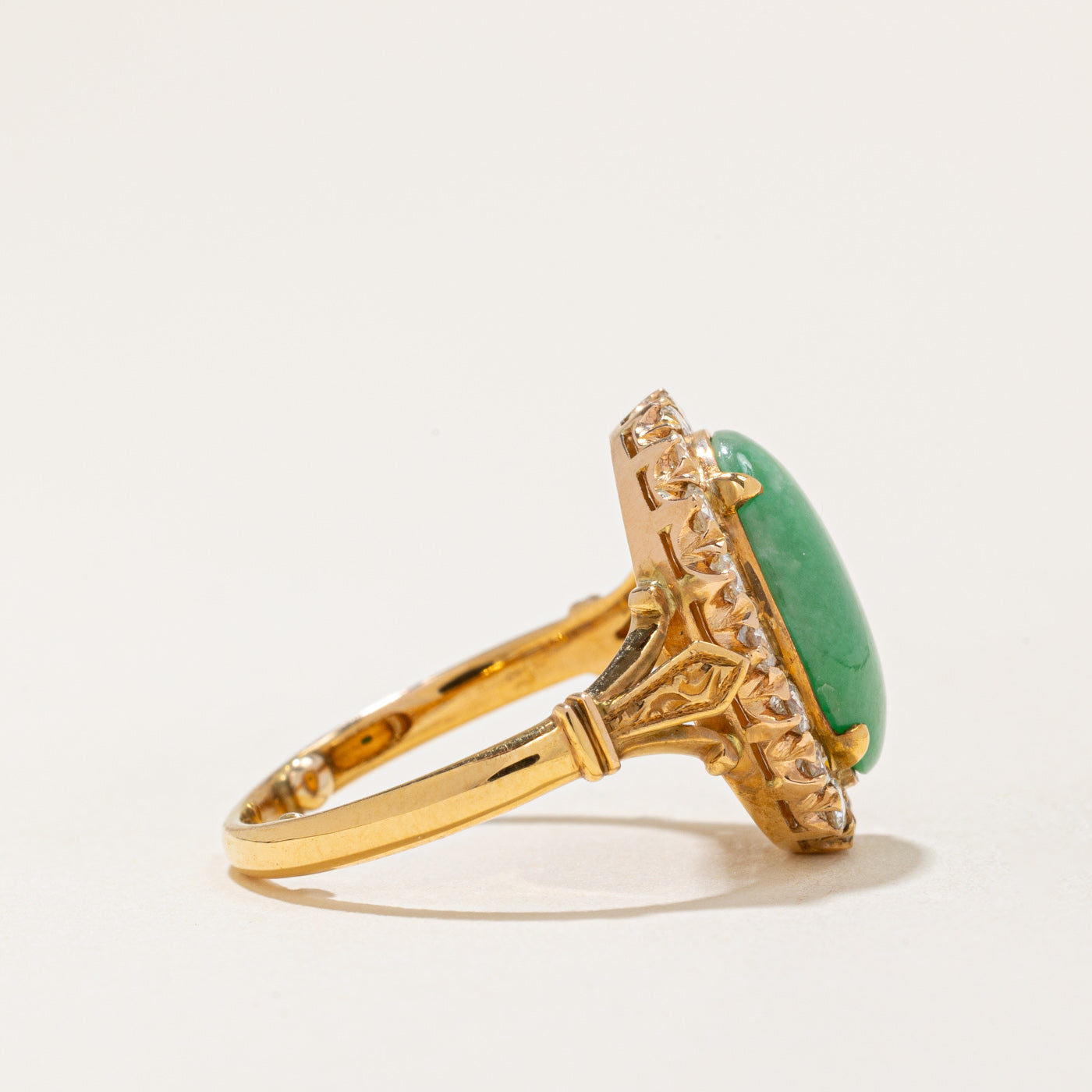 Bague halo en jadéite et diamants | 3,00 ct, 0,65 ct au total | Taille 5,75 | 