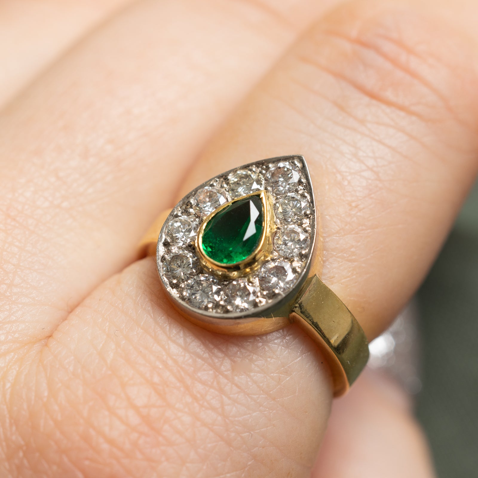 Diamond & Emerald Cocktail Ring | 0.75ctw, 0.38ct | SZ 6.5 |