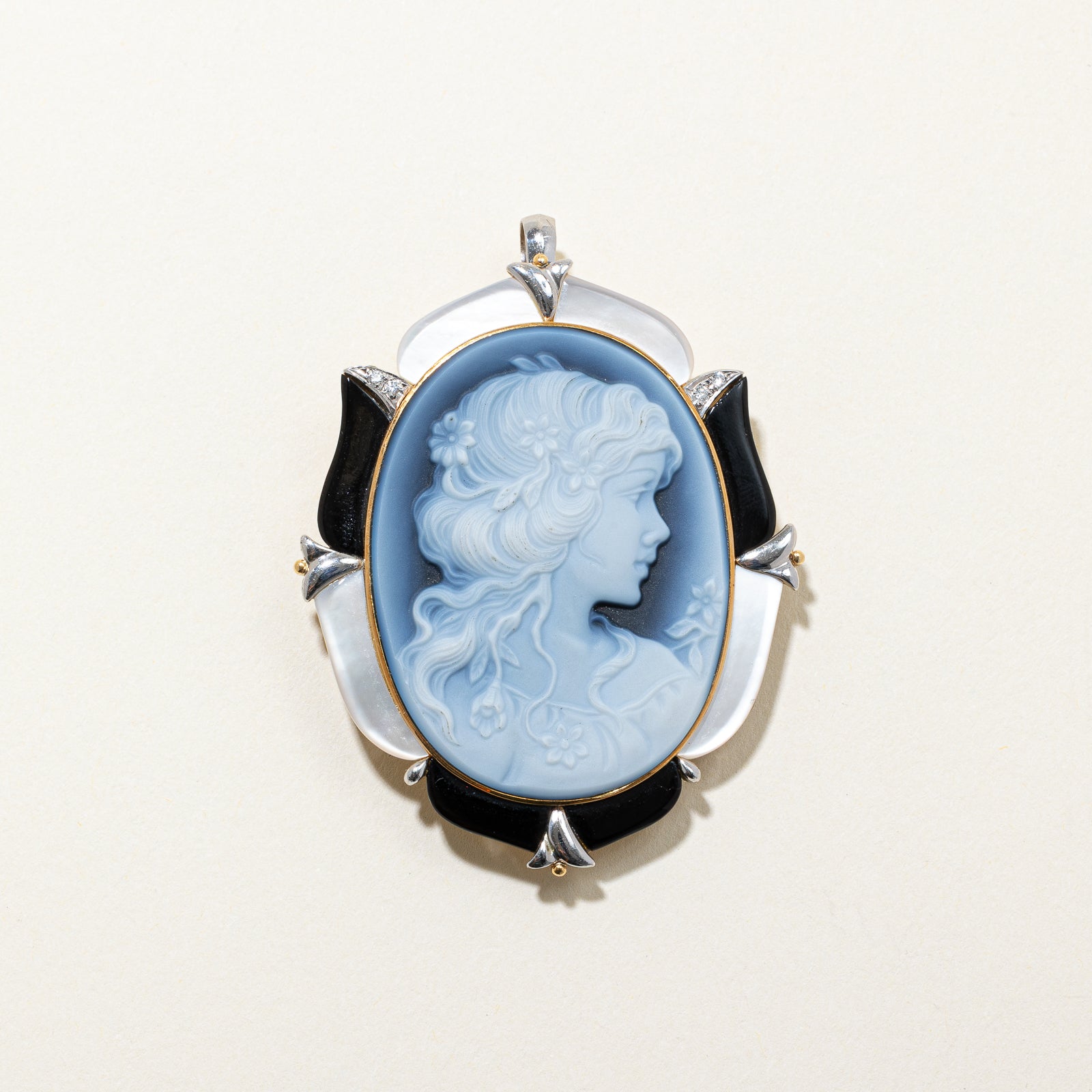Agate, Mother of Pearl & Diamond Cameo Pendant & Brooch | 34.00ct, 0.04ctw