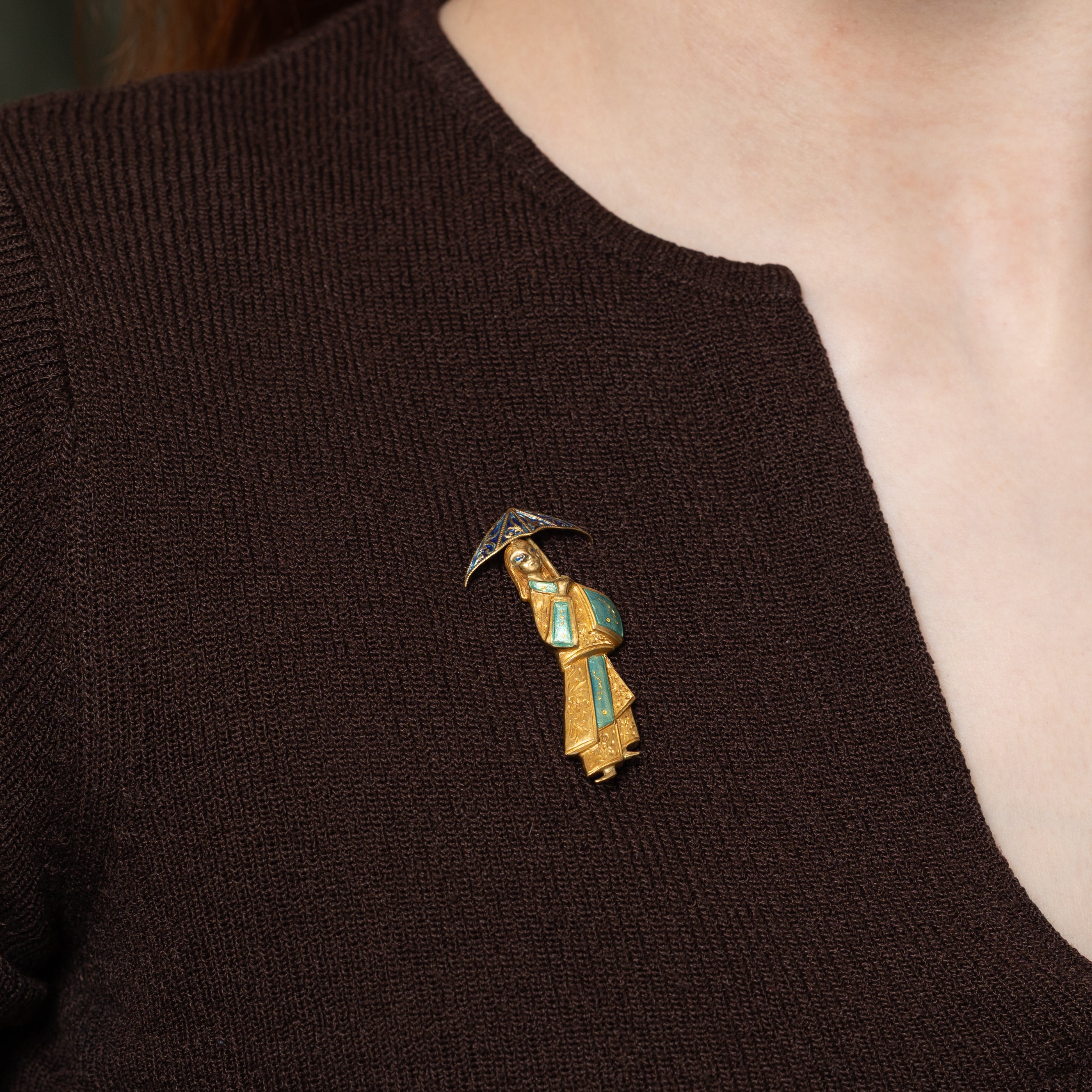 'Hemsley' 18k Antique Traditional Japanese Lady Figure with Parasol Enamel Brooch