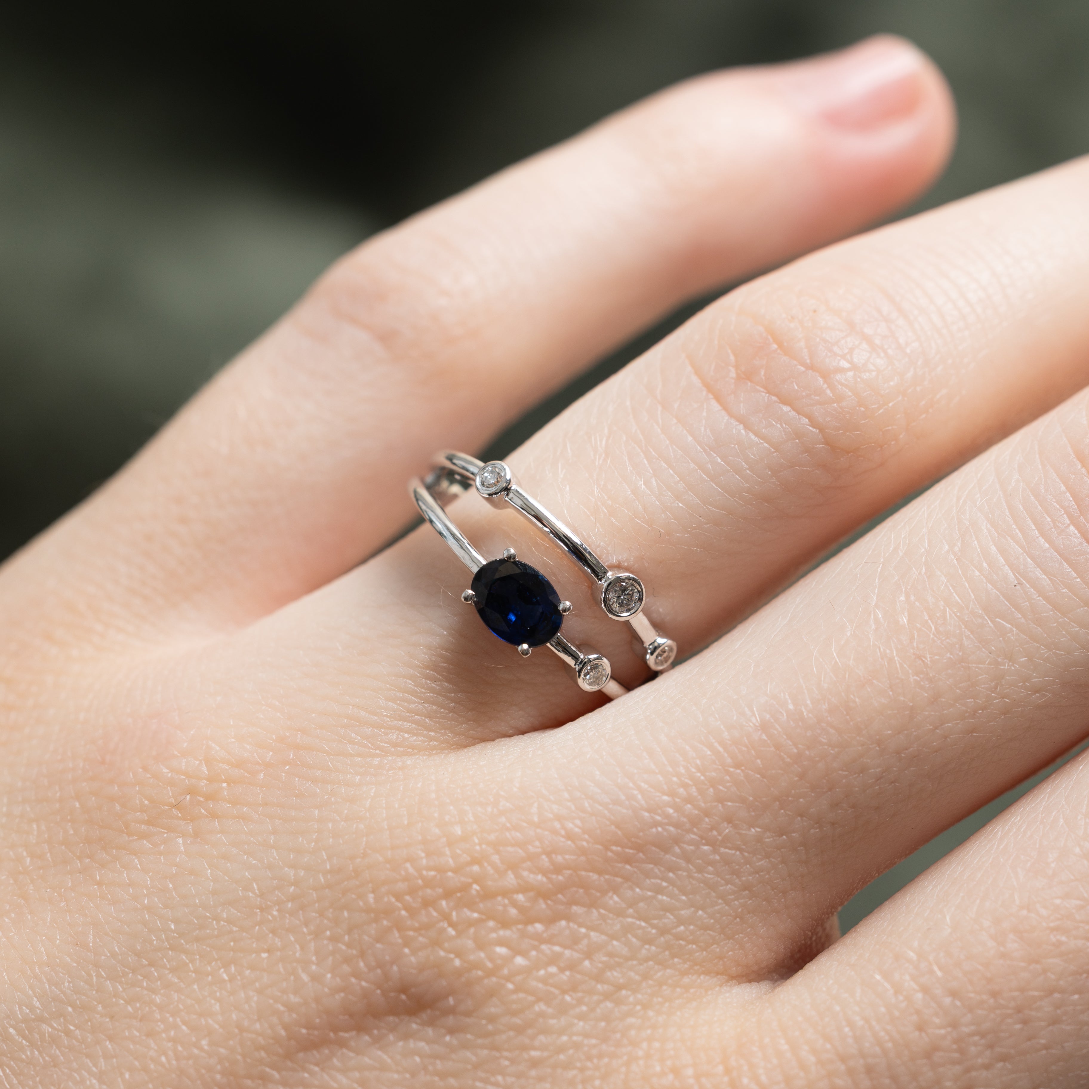 18k Sapphire & Scattered Diamond Split Ring | 0.49ct, 0.078ctw | SZ 6