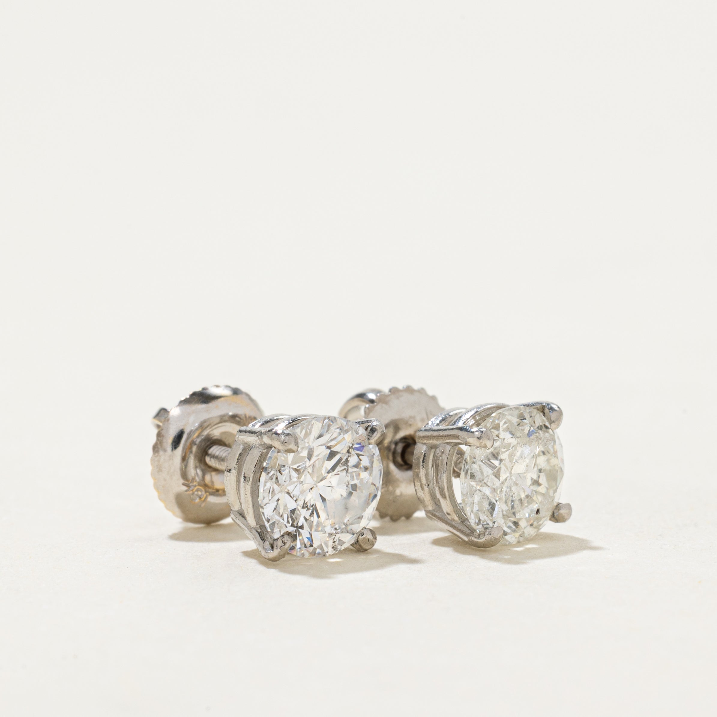 Boucles d'oreilles puces solitaire en platine 950 serties de diamants | 1,01 ct au total