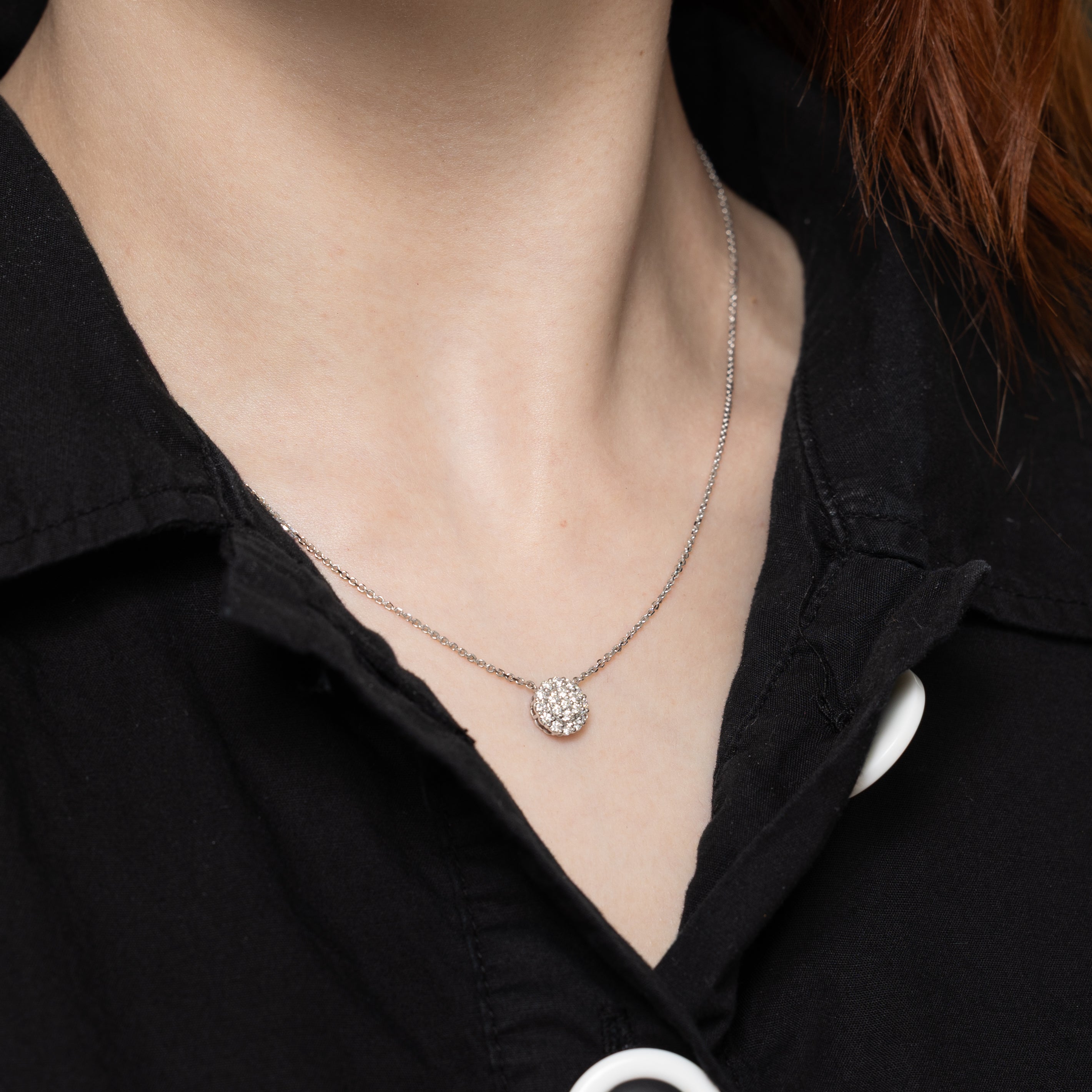 Collier pendentif cercle en or 18 carats serti d'un halo de diamants marguerite | 0,41 ct | 40,6 cm