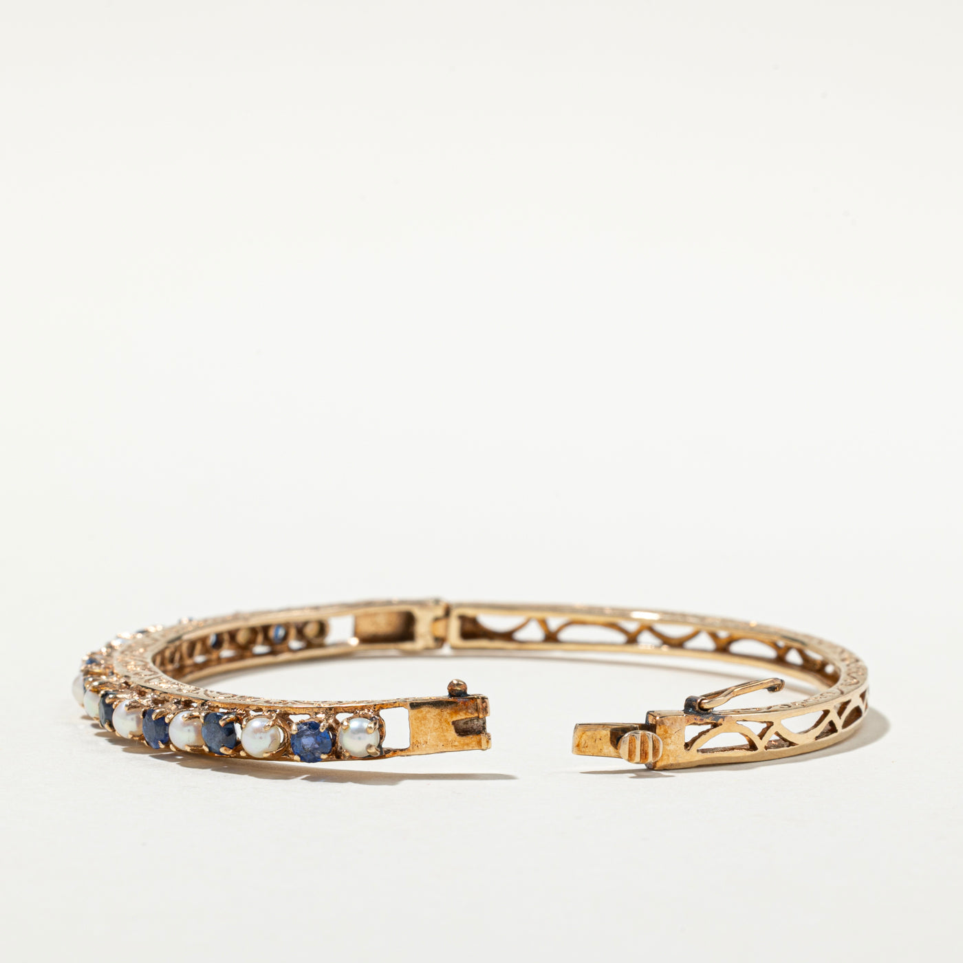 Vintage Blue Sapphire & Pearl Bangle Bracelet | 1.94ctw, 3.00-3.50mm |