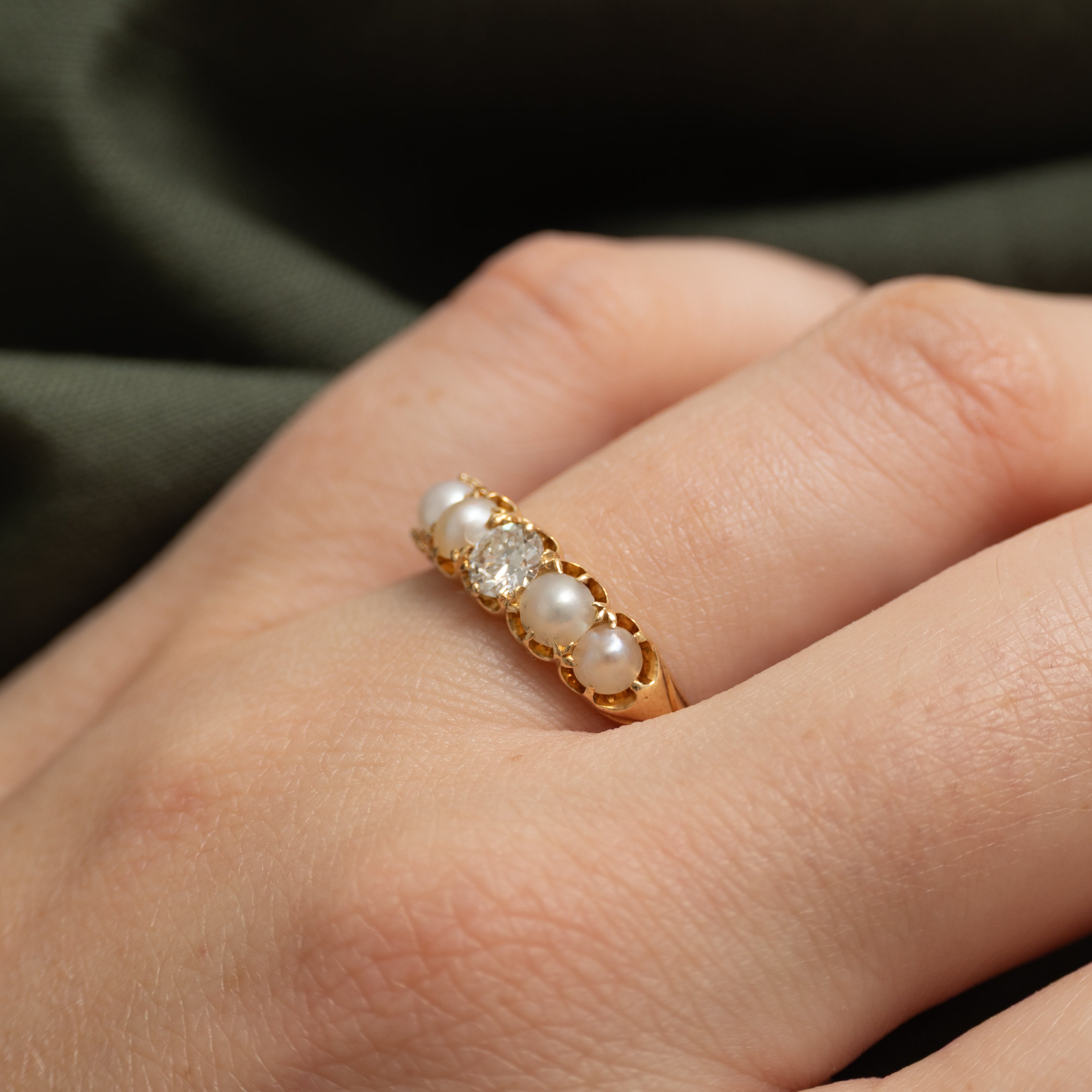 18k Belcher Set Diamond & Mabé Pearl Ring | 0.25ct | SZ 7.25